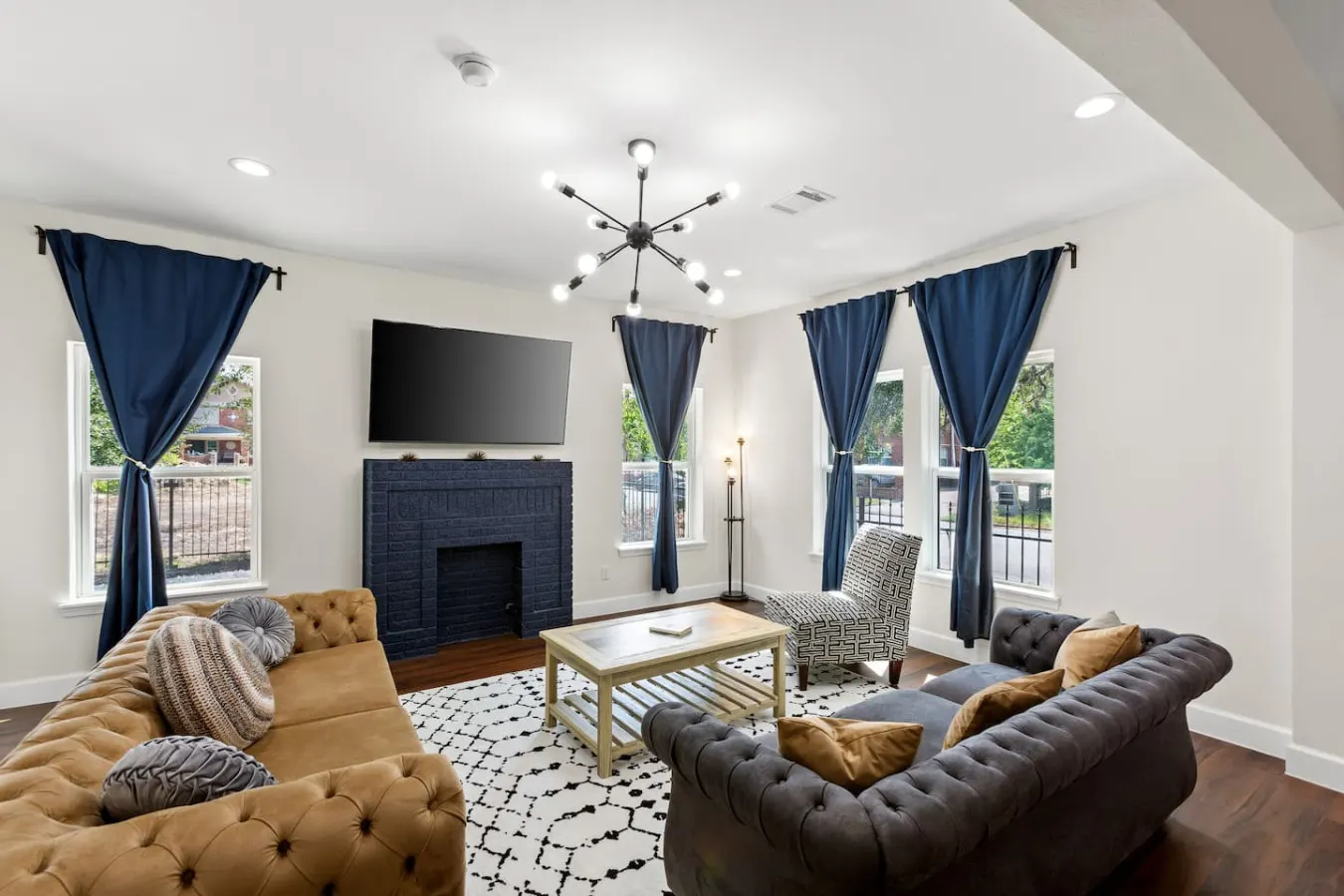 Whole Duplex for Groups of 12 Two Kitchens, Gated, Near TMC 10