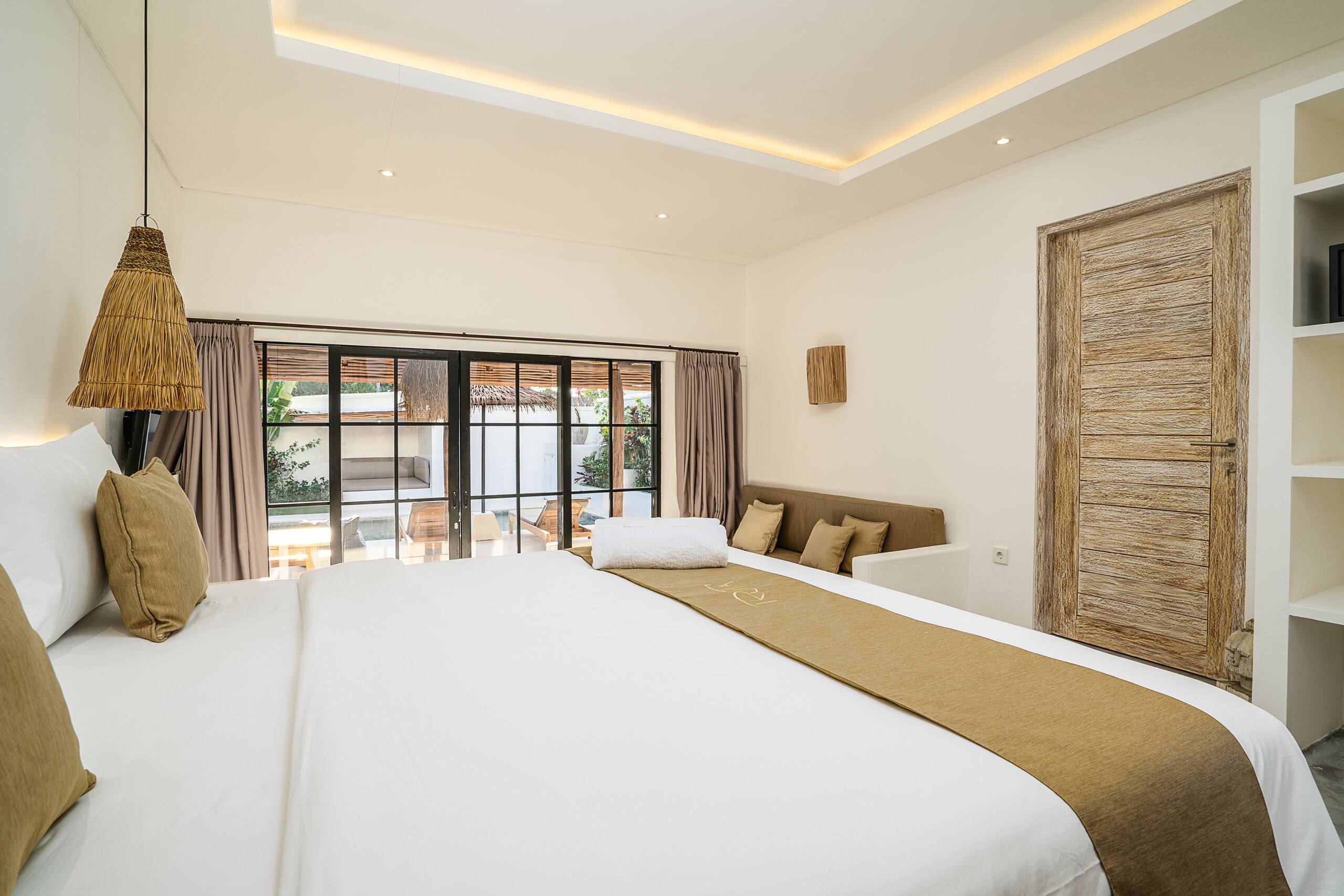 4-bedroom villas tour next to Nyanyi beach & Luna Club 17