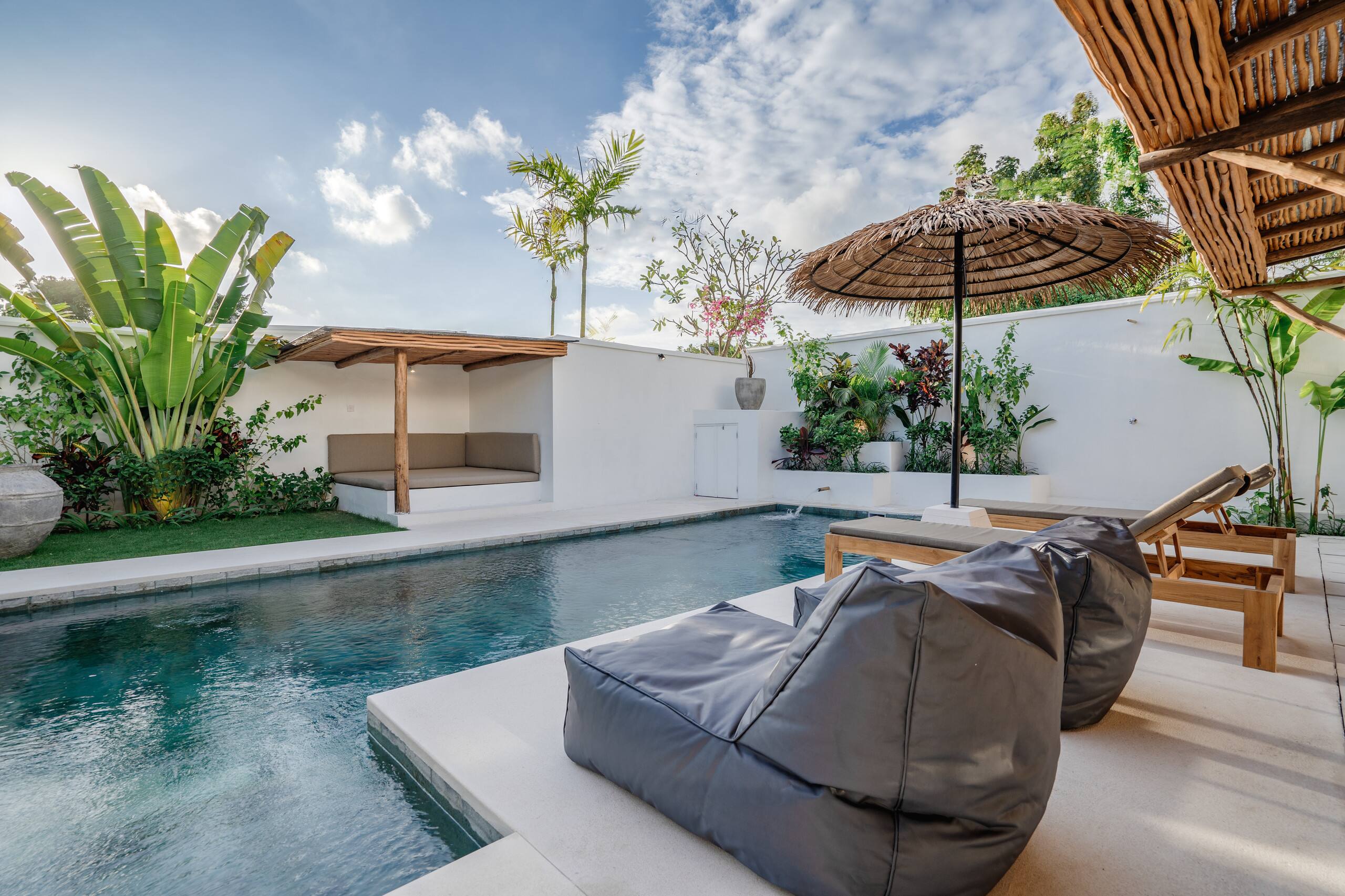 4-bedroom villas tour next to Nyanyi beach & Luna Club 39