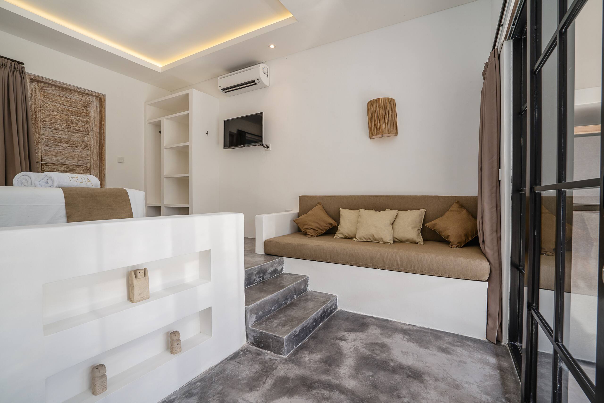 4-bedroom villas tour next to Nyanyi beach & Luna Club 23