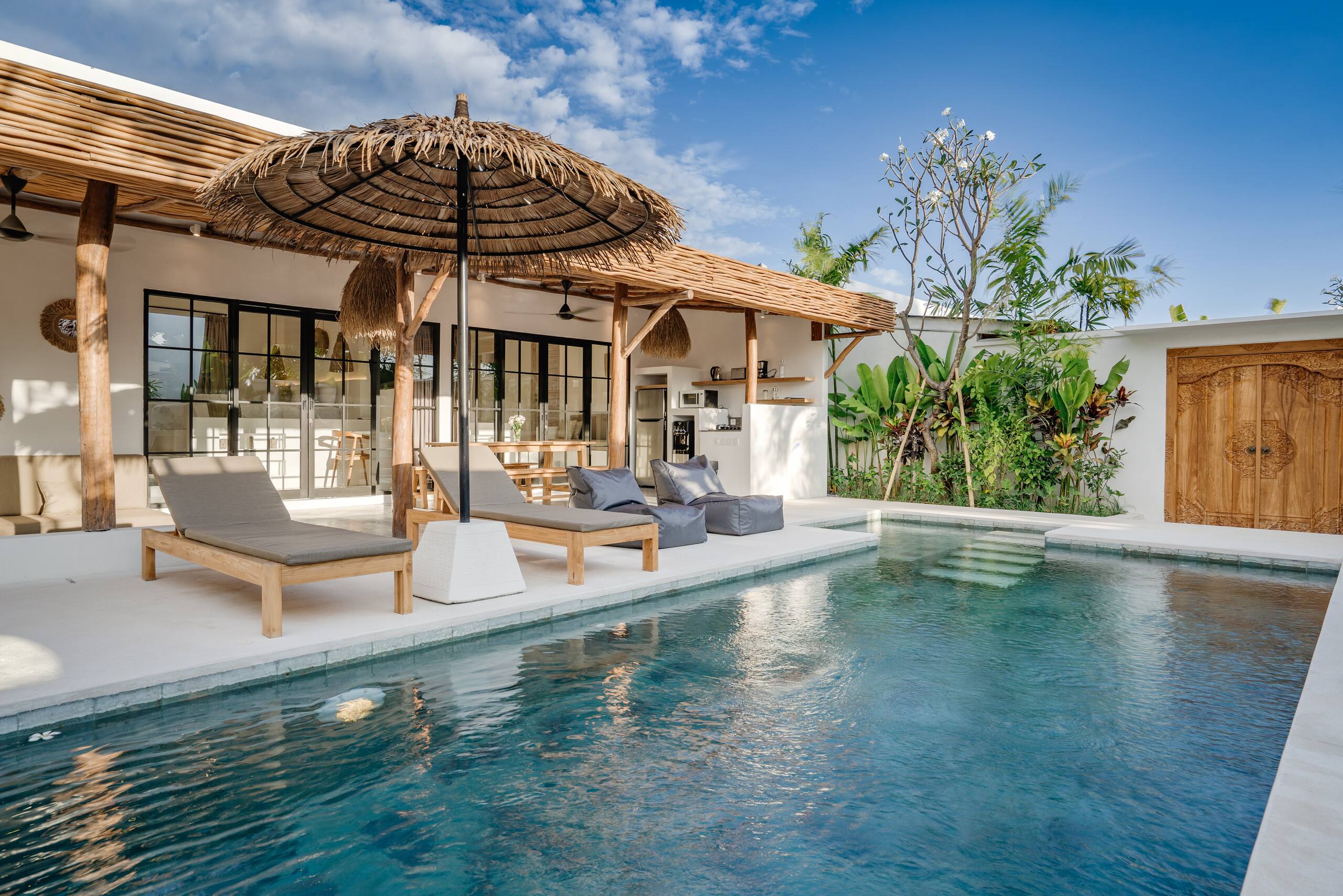 4-bedroom villas tour next to Nyanyi beach & Luna Club 38