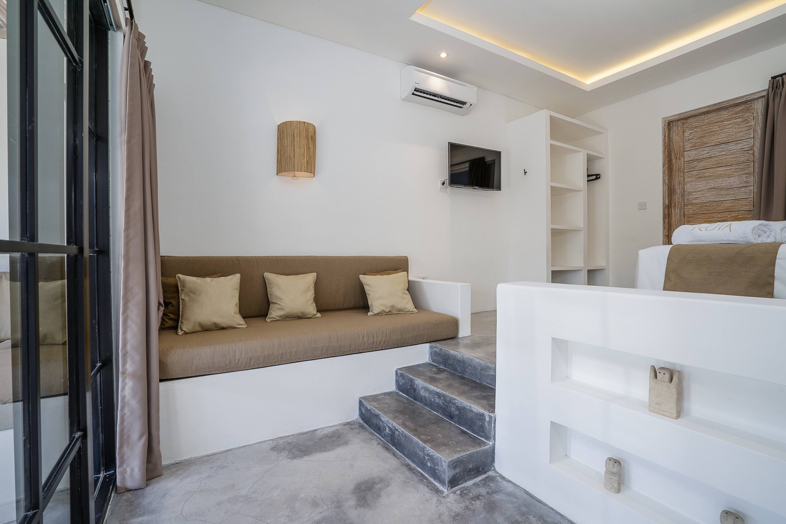 4-bedroom villas tour next to Nyanyi beach & Luna Club 30