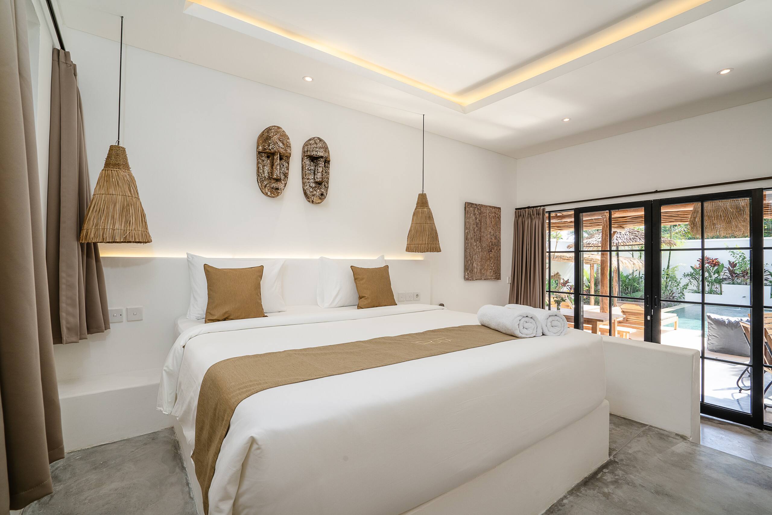 4-bedroom villas tour next to Nyanyi beach & Luna Club 27