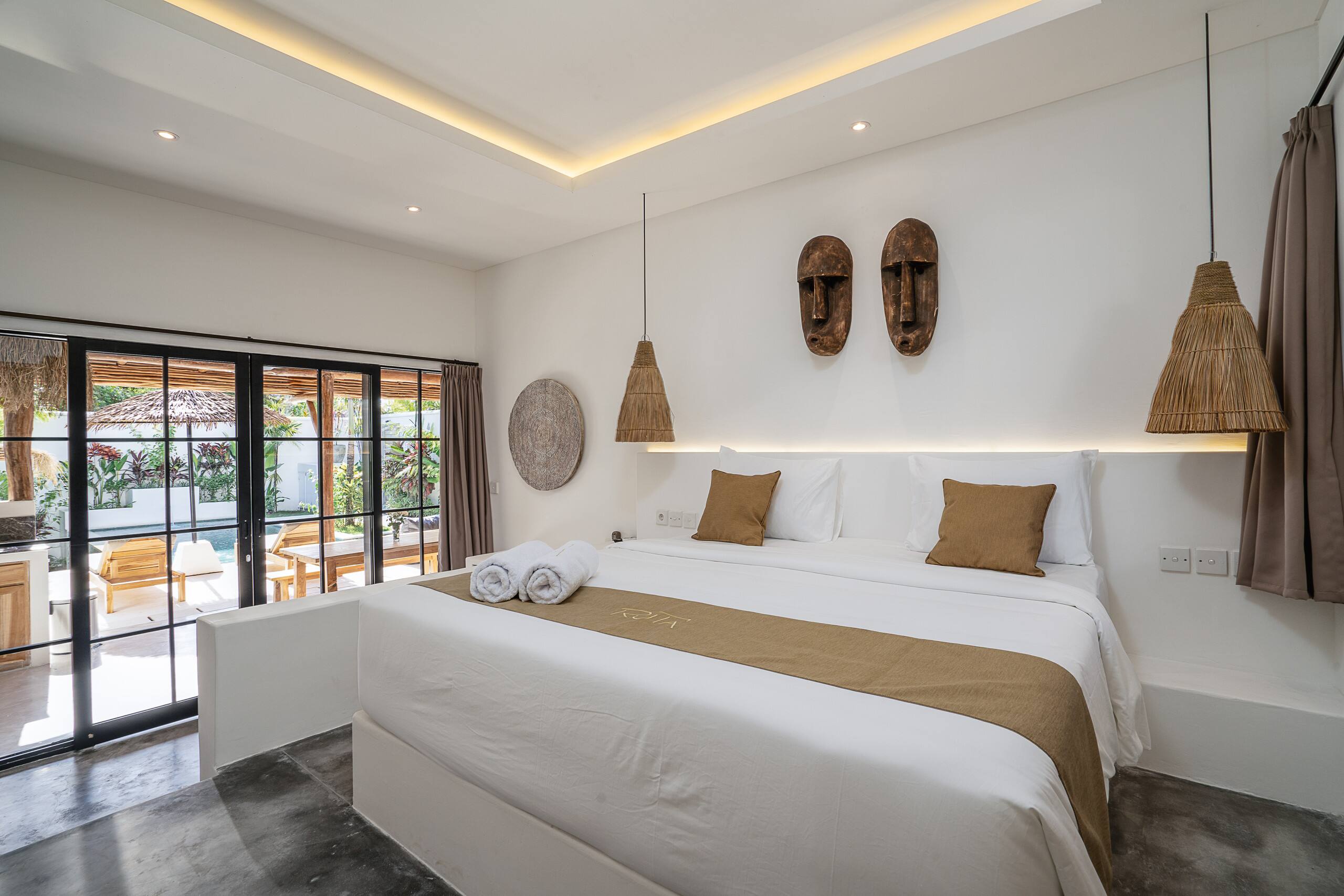 4-bedroom villas tour next to Nyanyi beach & Luna Club 20