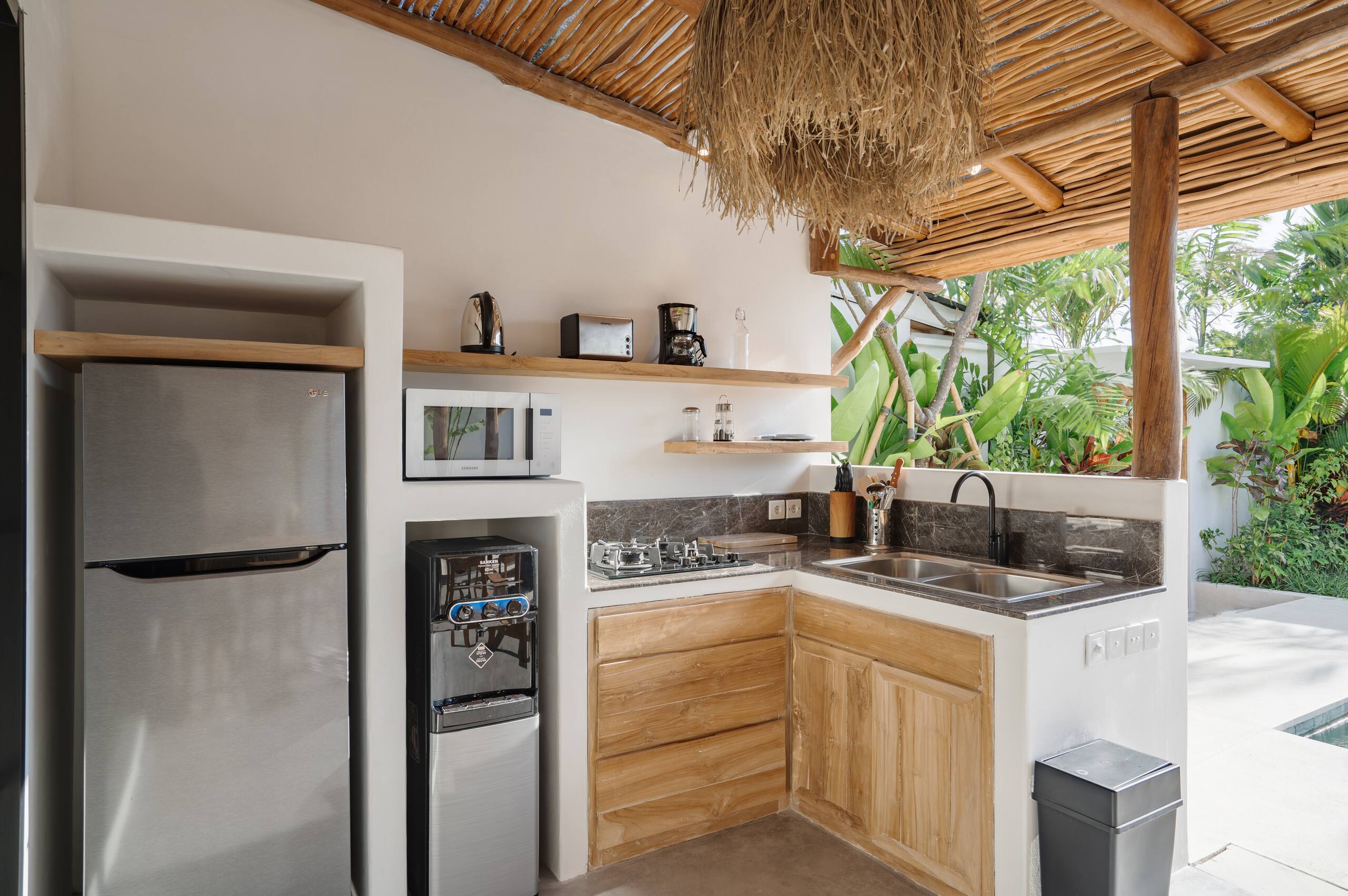 4-bedroom villas tour next to Nyanyi beach & Luna Club 13
