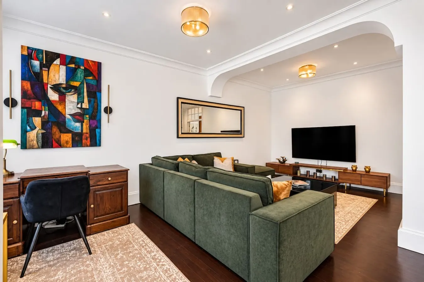 South Kensington 3-Bed Mews Near Hyde Park 7
