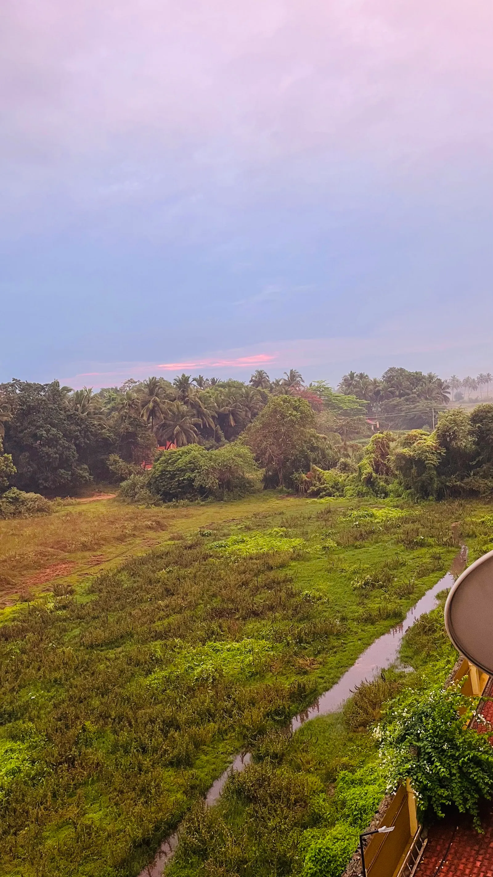 Suncatcher’s Nest 2- Spacious 1 BHK 5 min to Beach 6