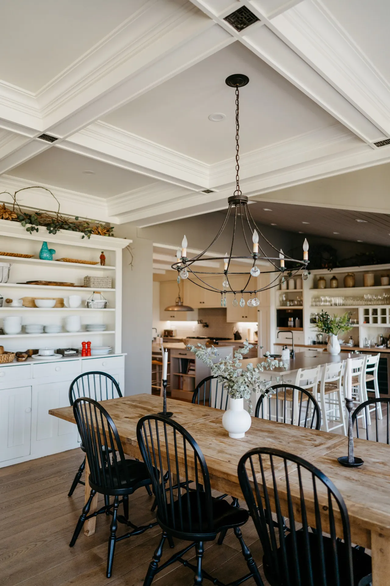 Luxurious Farmhouse on Westlake/Stunning Sunset View, Near Sandbanks, 2 indoor Fireplaces, Outdoor Firepit 14