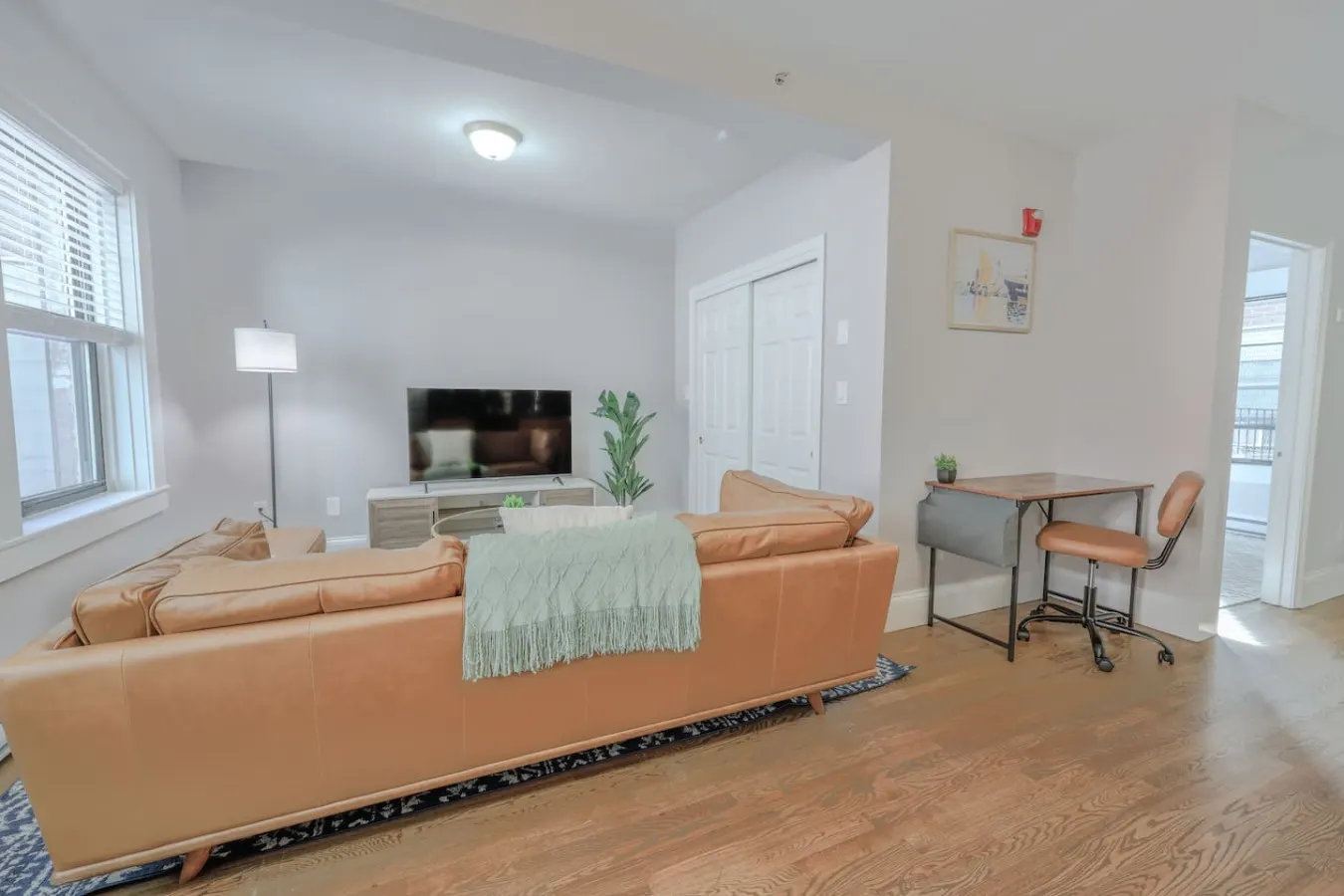 Bay Village Charming 1 Bedroom Apartment 10