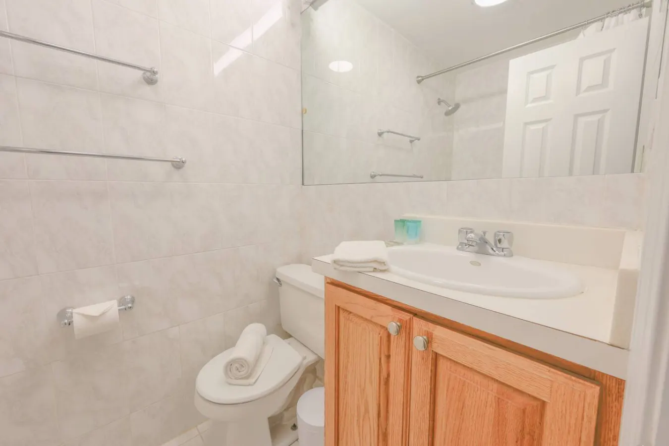 Bay Village Charming 1 Bedroom Apartment 5