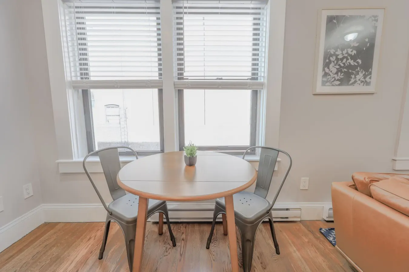 Bay Village Charming 1 Bedroom Apartment 6