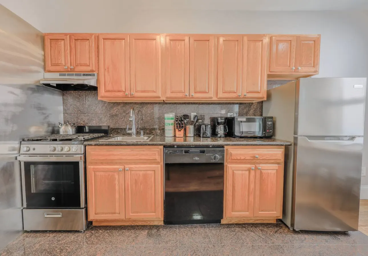 Bay Village Charming 1 Bedroom Apartment 8