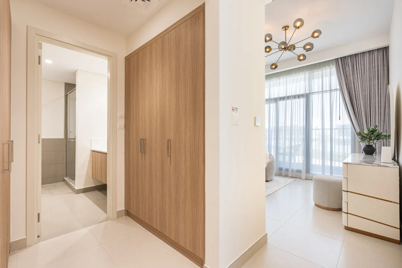 Luxe 6BR Semi-Detached Villa Steps from the Lagoon 17