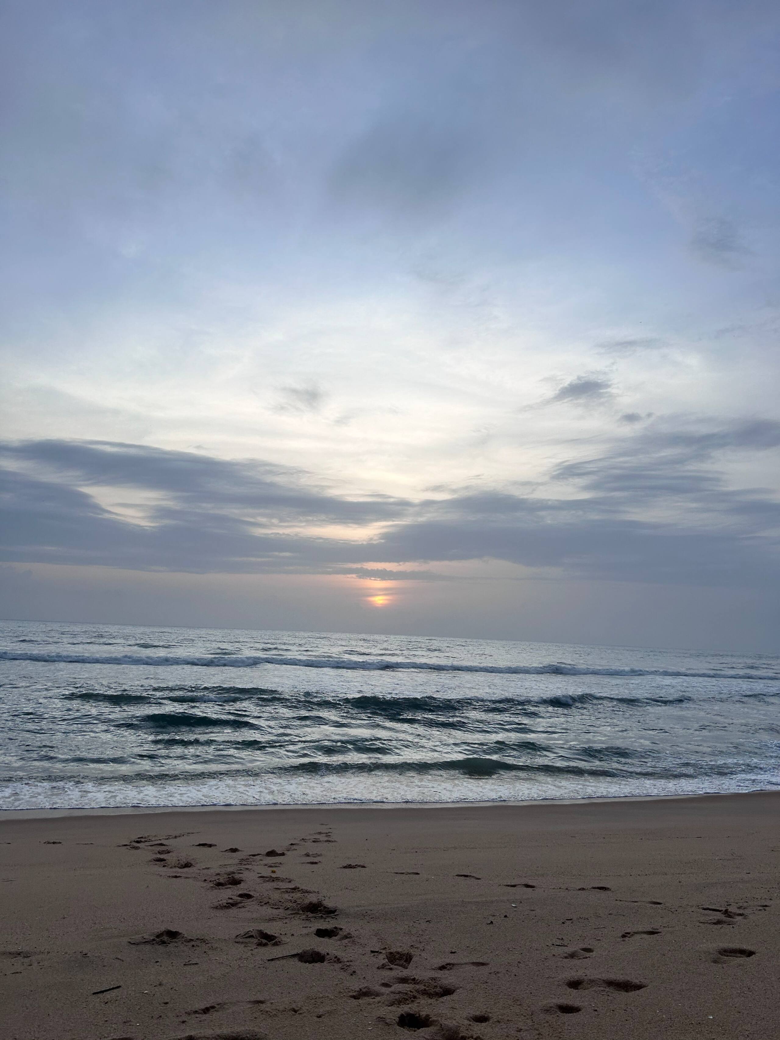 Beach Sand Luxury Stay by the Sea near Maravanthe 31
