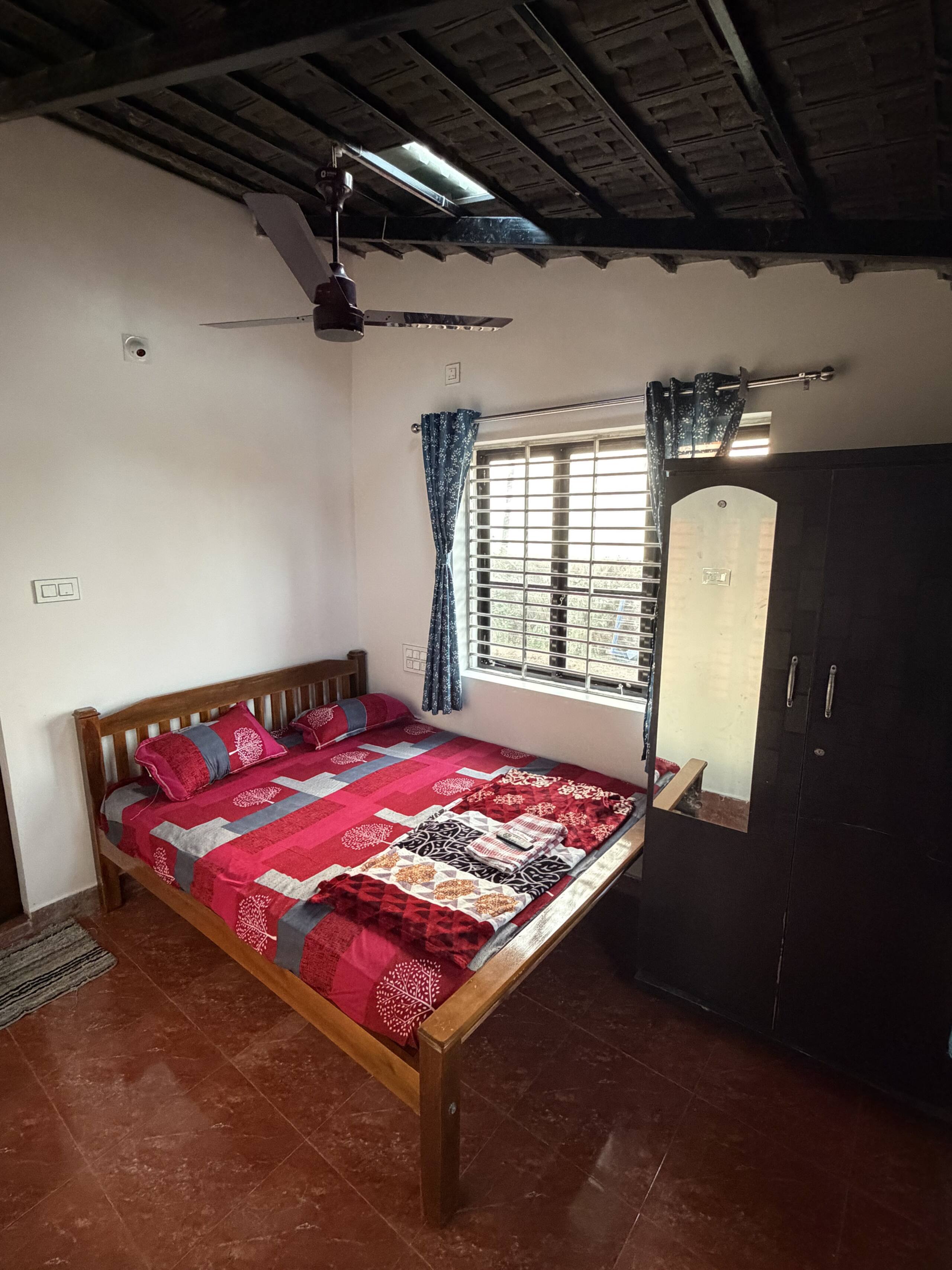 Beach Sand Luxury Stay by the Sea near Maravanthe 20