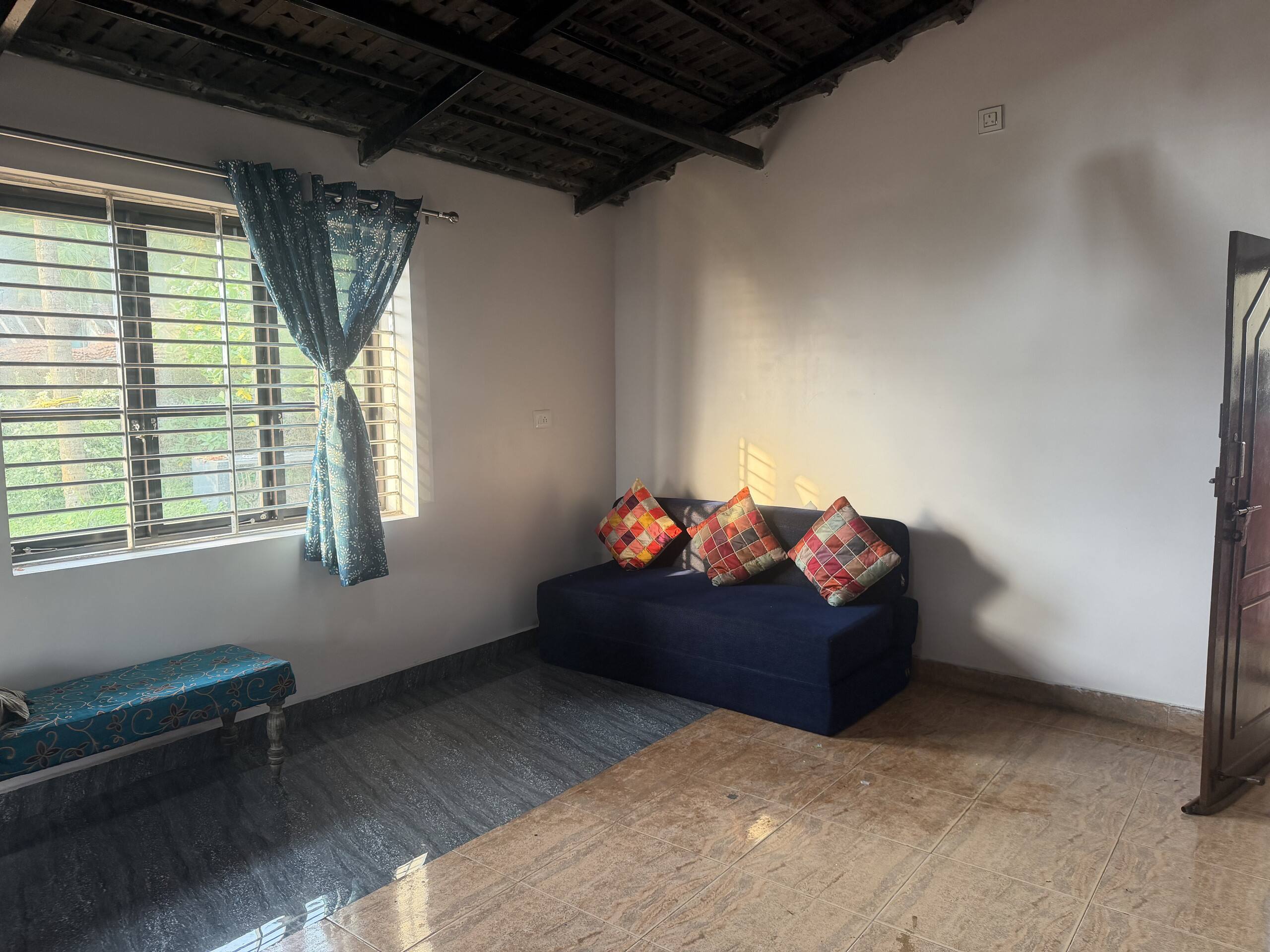 Beach Sand Luxury Stay by the Sea near Maravanthe 9