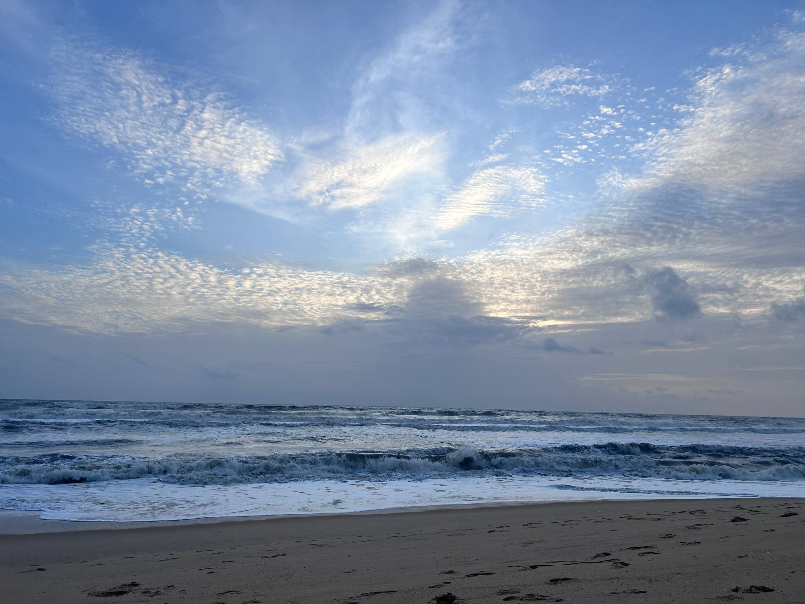 Beach Sand Luxury Stay by the Sea near Maravanthe 8