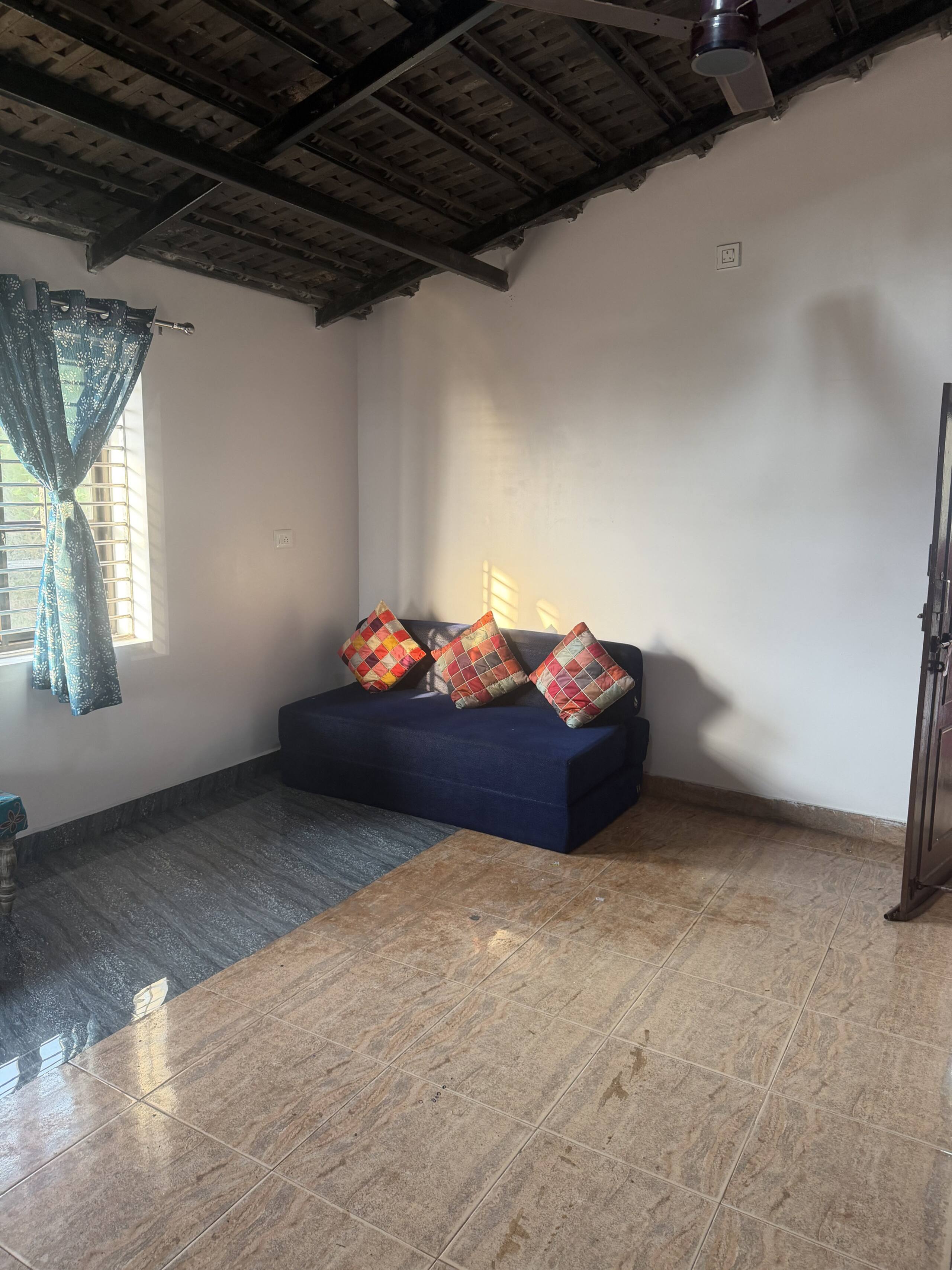 Beach Sand Luxury Stay by the Sea near Maravanthe 10