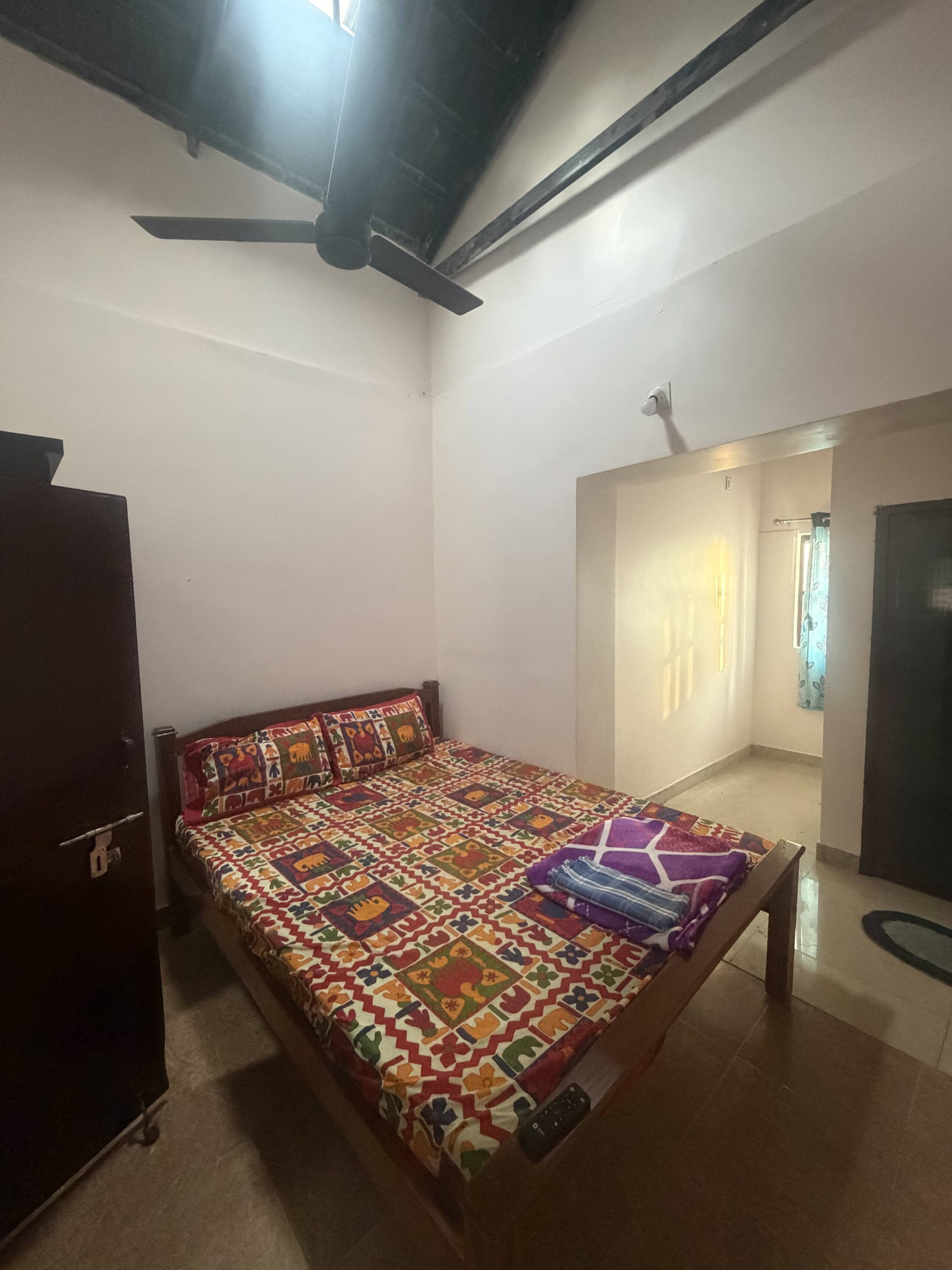 Beach Sand Luxury Stay by the Sea near Maravanthe 18