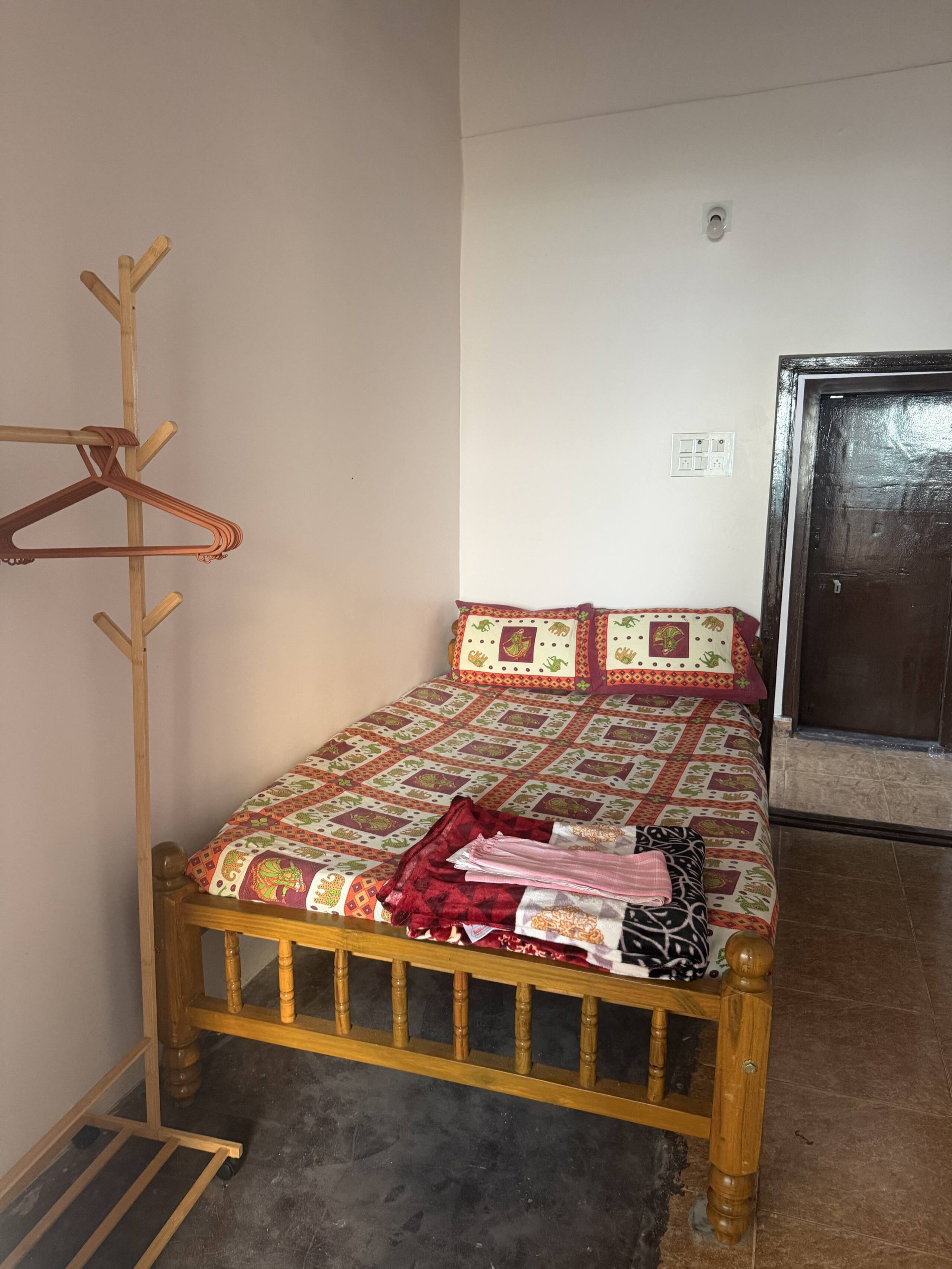 Beach Sand Luxury Stay by the Sea near Maravanthe 23