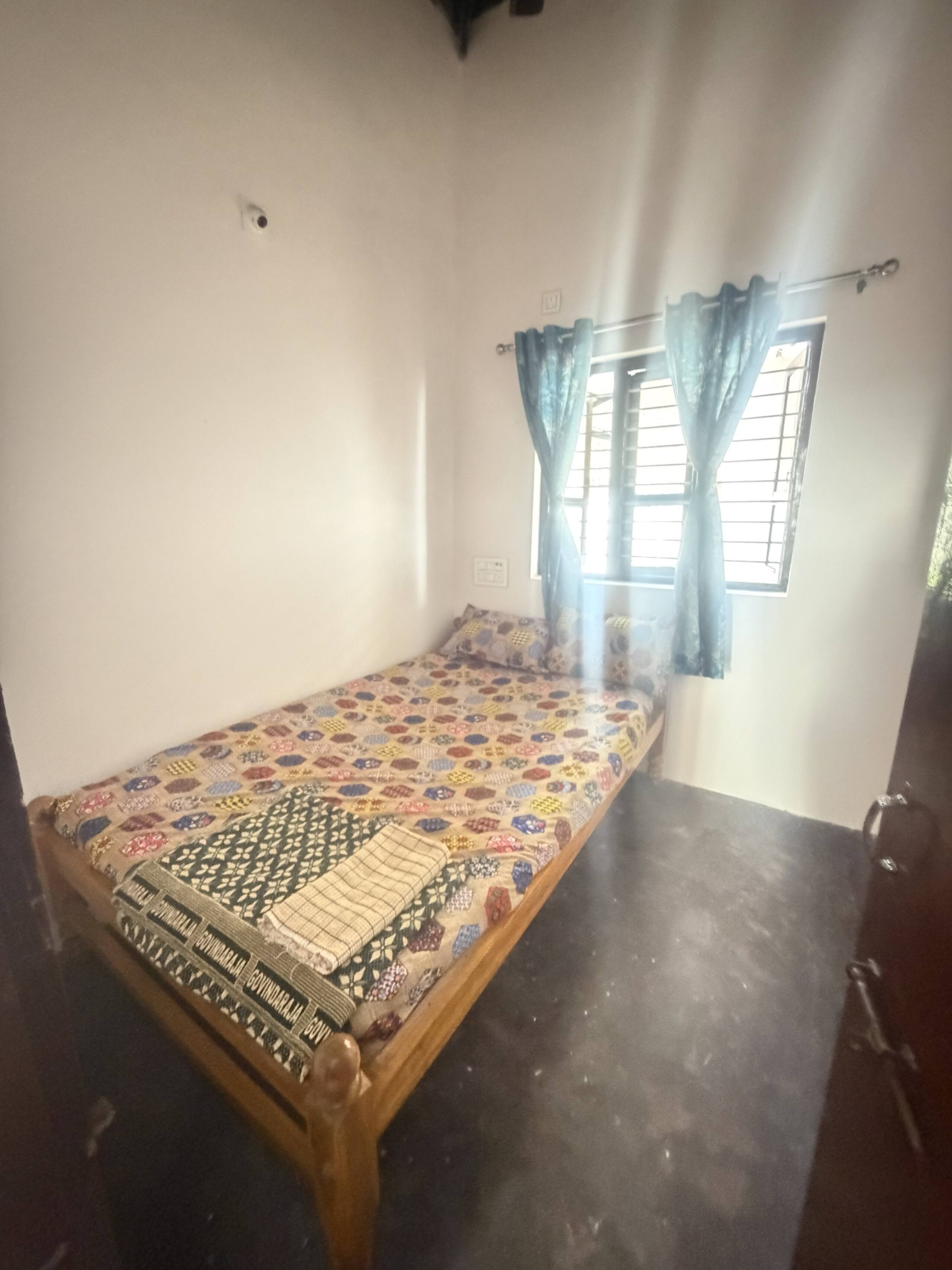 Beach Sand Luxury Stay by the Sea near Maravanthe 24