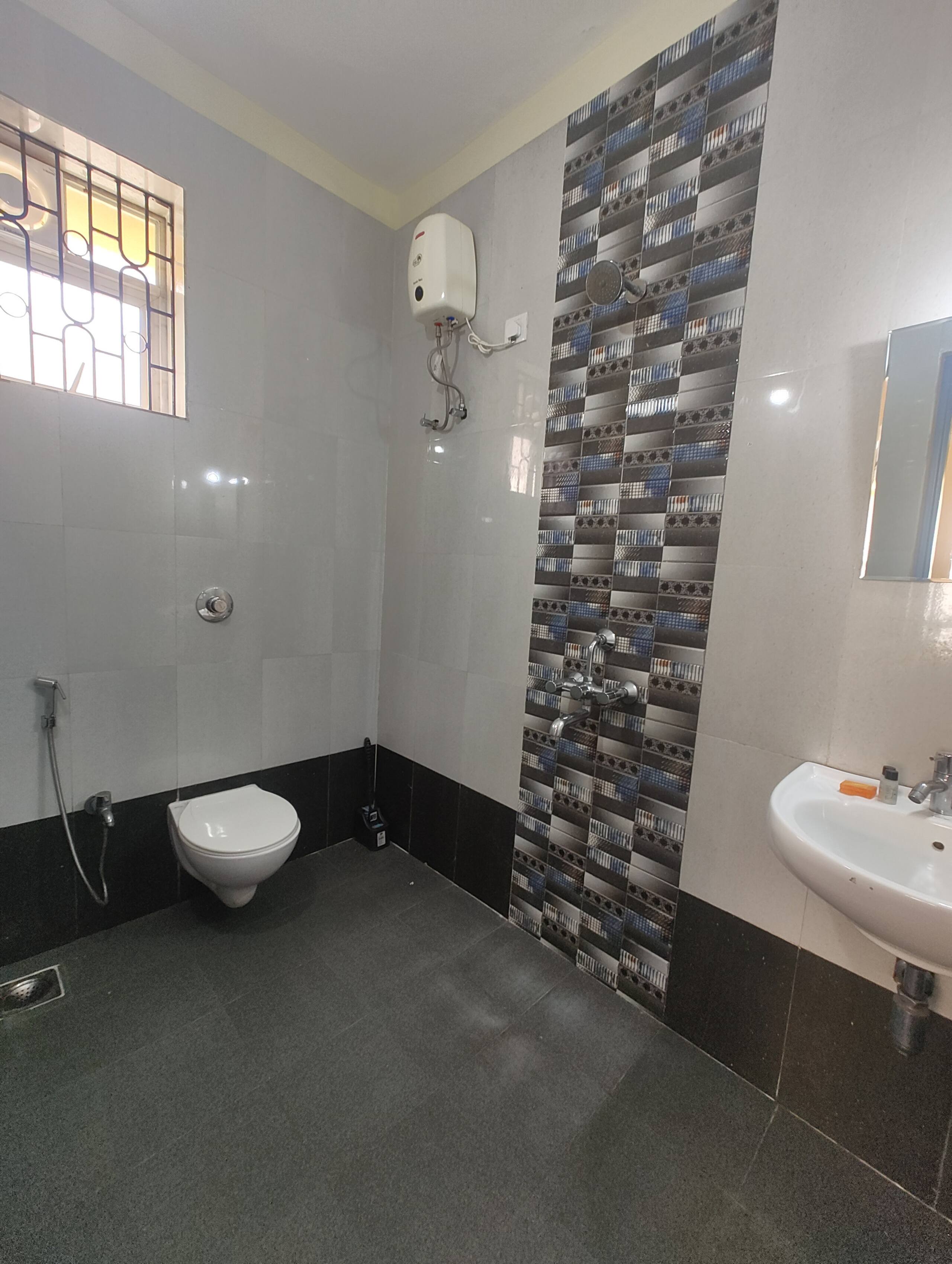 Tropical 3BHK Pool Pad • Varca 18