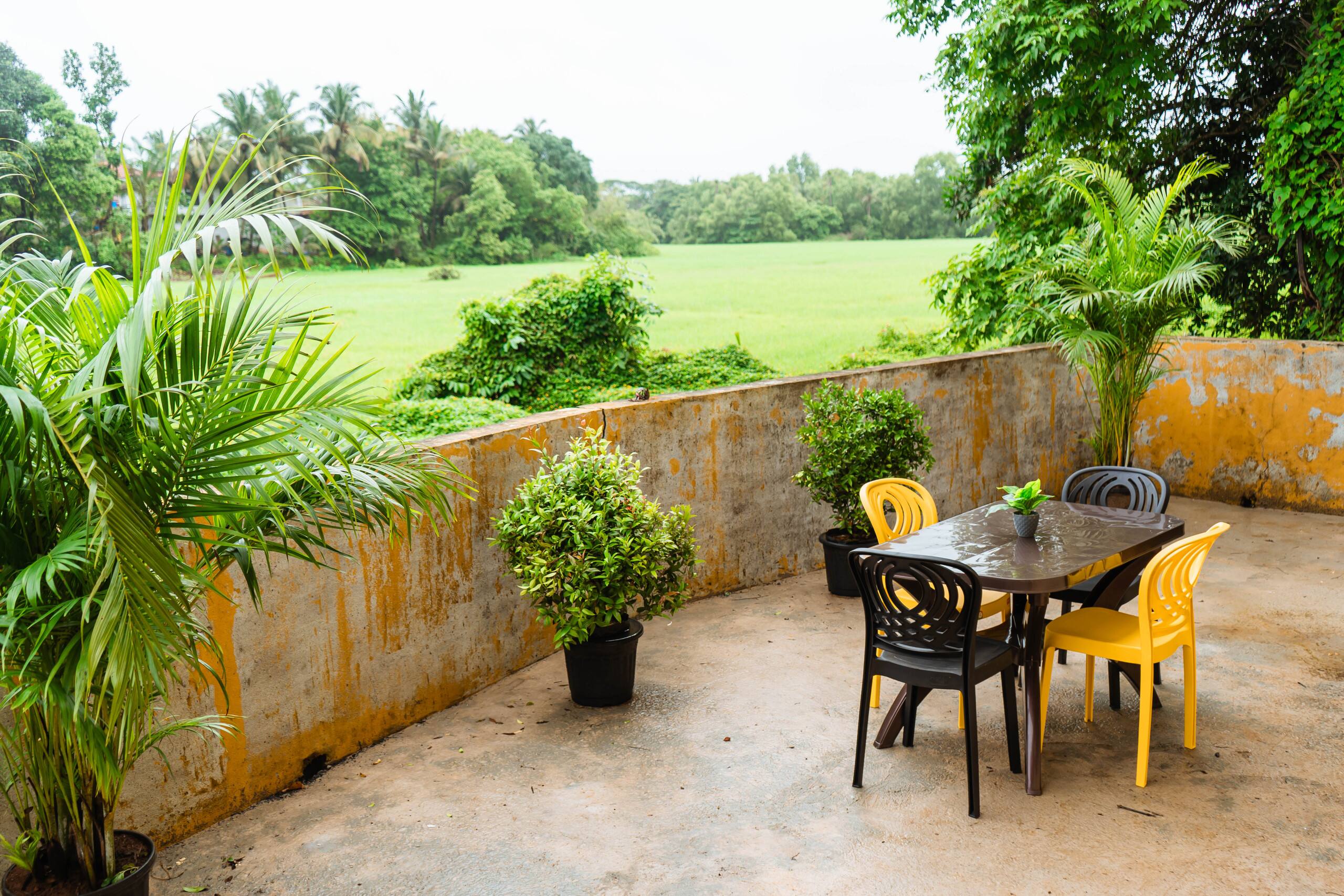 Tropical 3BHK Pool Pad • Varca 21