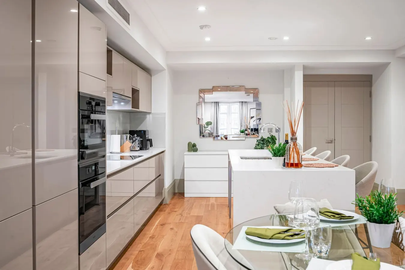 Mayfair 2-Bed Hyde Park Views Concierge & AC 10