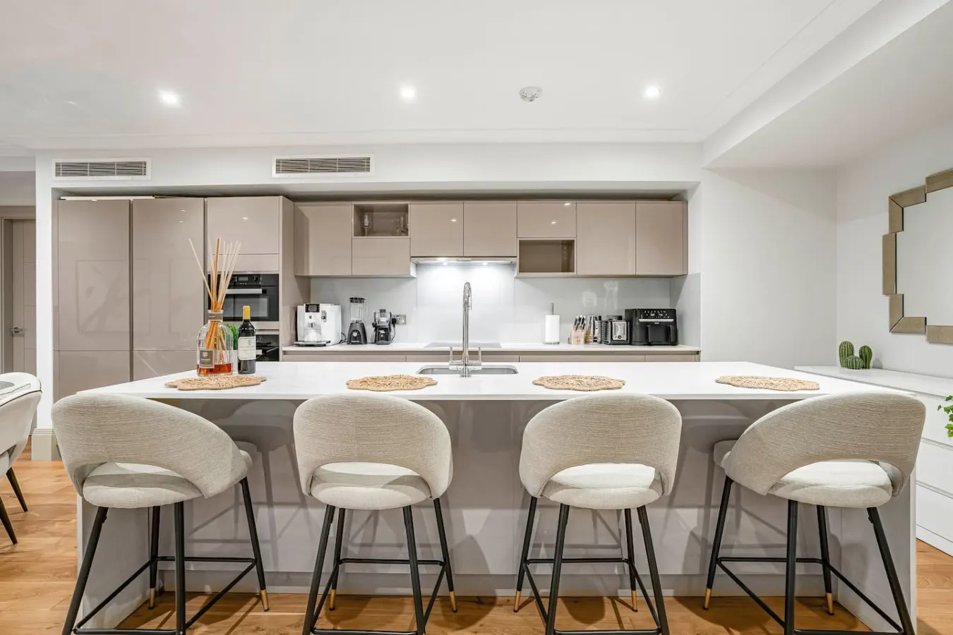 Mayfair 2-Bed Hyde Park Views Concierge & AC 6