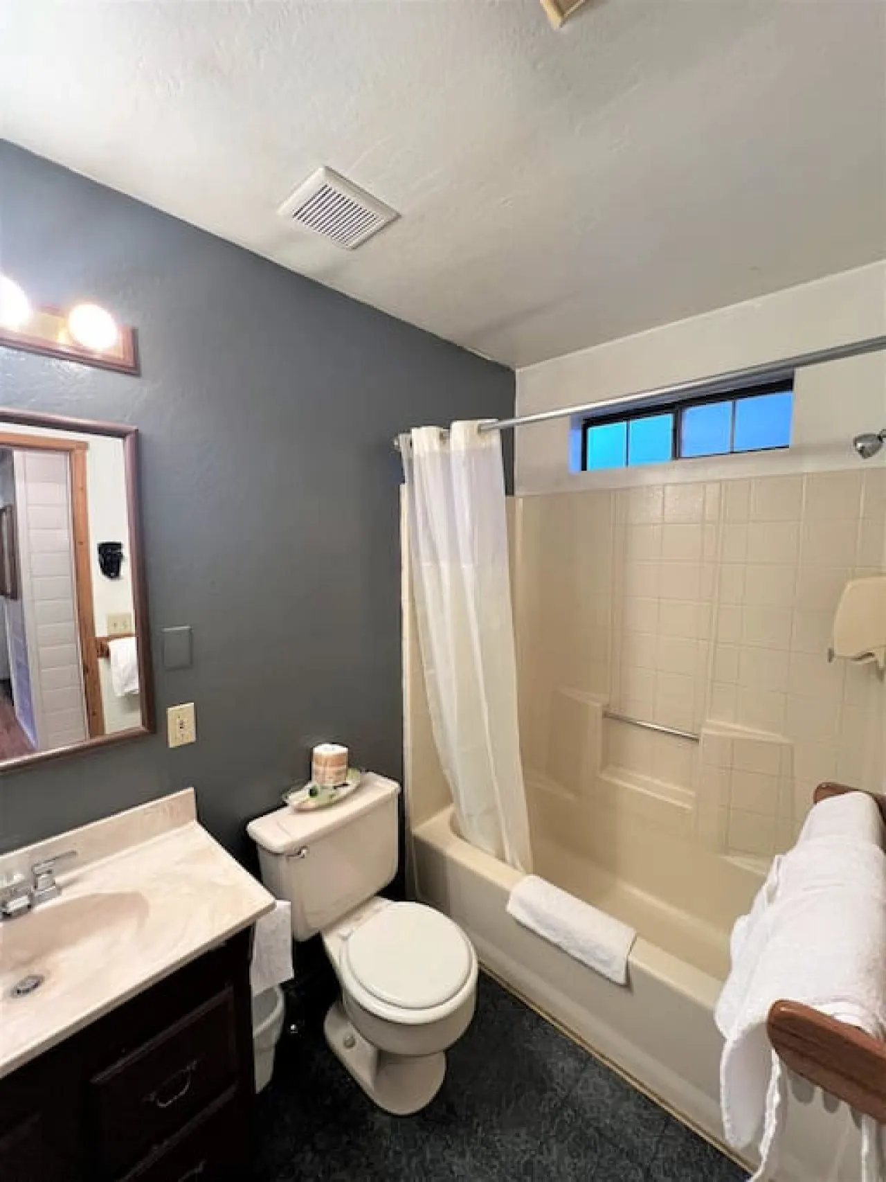 Cute & Quiet Studio near Nature - Bear Manor #8 6