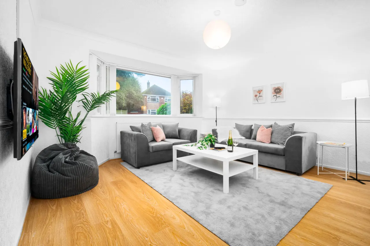 Cozy 4 Bedroom Bungalow - Parking - Garden - Sutton Coldfield 6