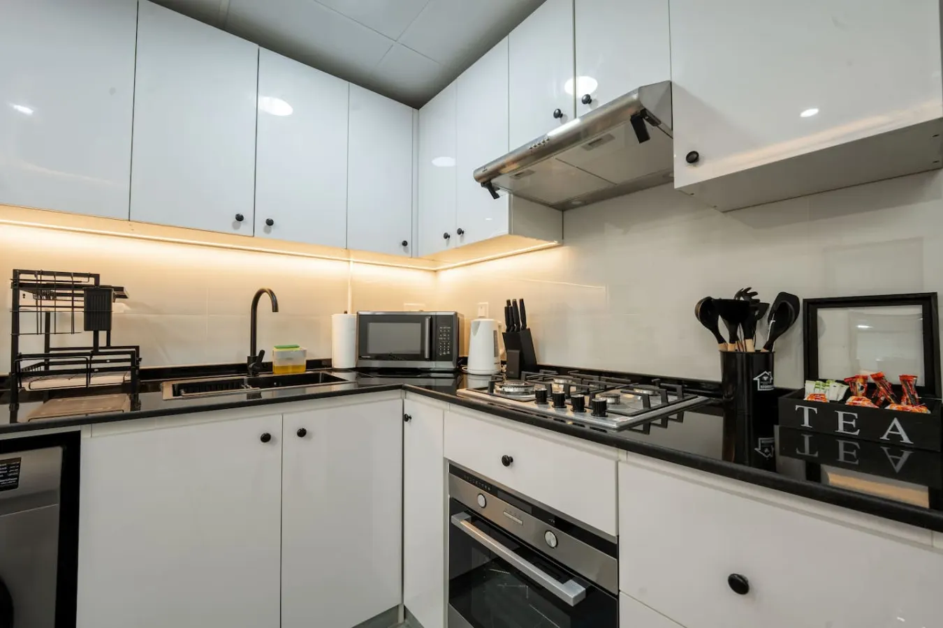 Dubai Marina - 1 BHK Elegant Apartment 10