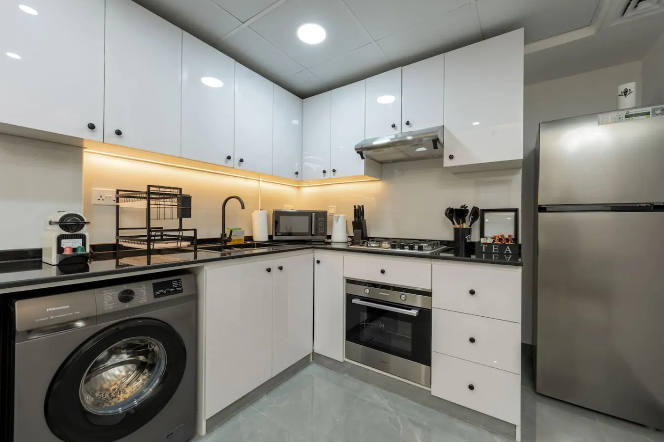 Dubai Marina - 1 BHK Elegant Apartment 11