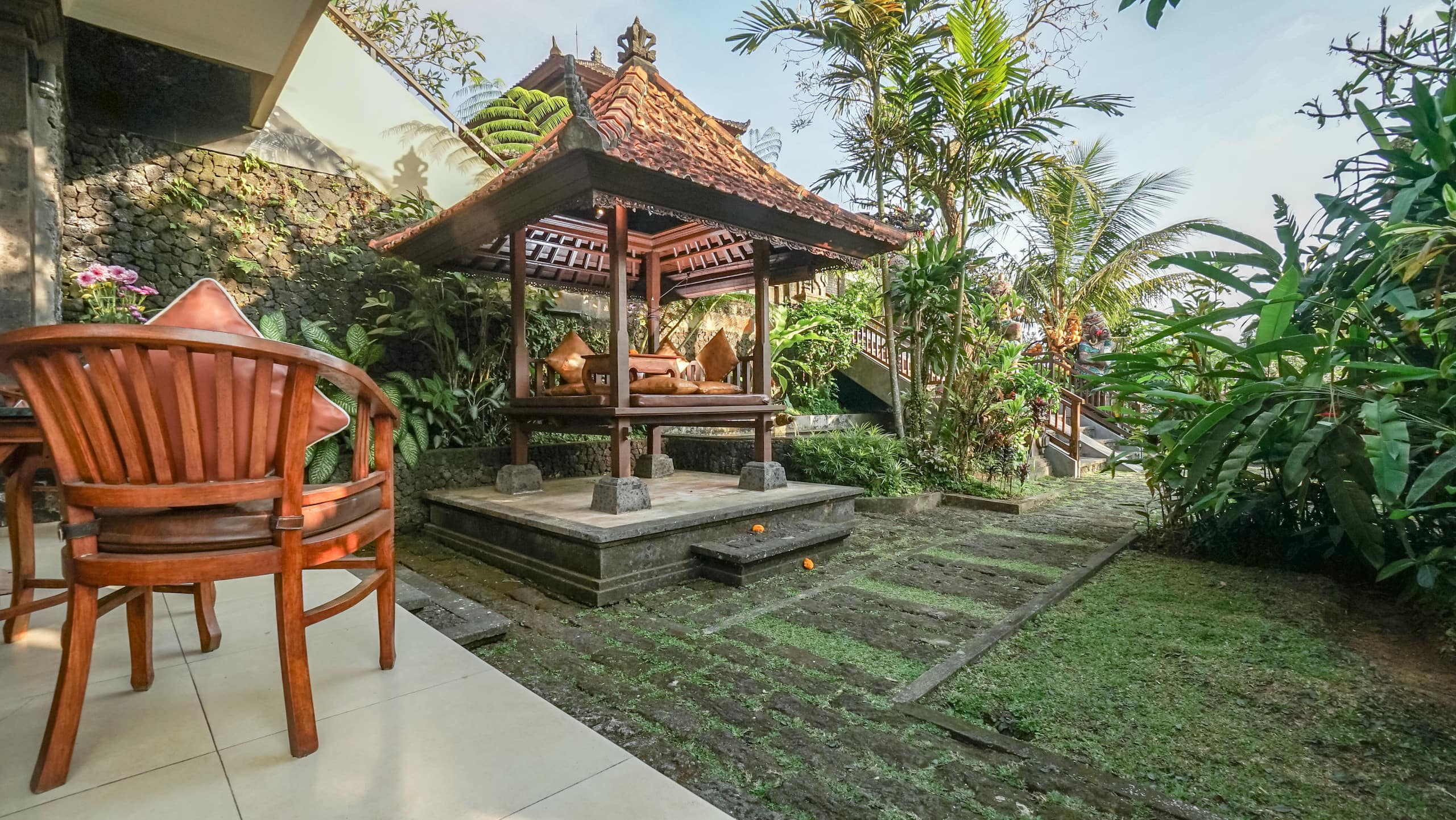 Romantic 1BR in Ubud with Pool + Free Massage” — photo 5