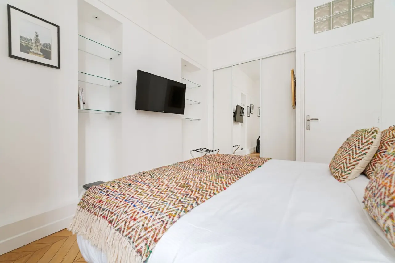 Luxe 1-BR Gem Steps from the Louvre & Opera 11