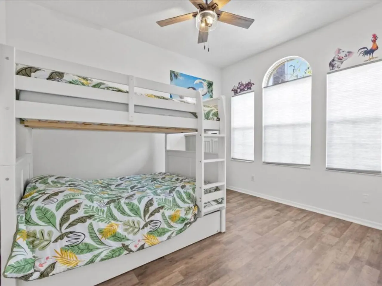 Spacious 4BR Retreat Pool, Games, Near Parks 18