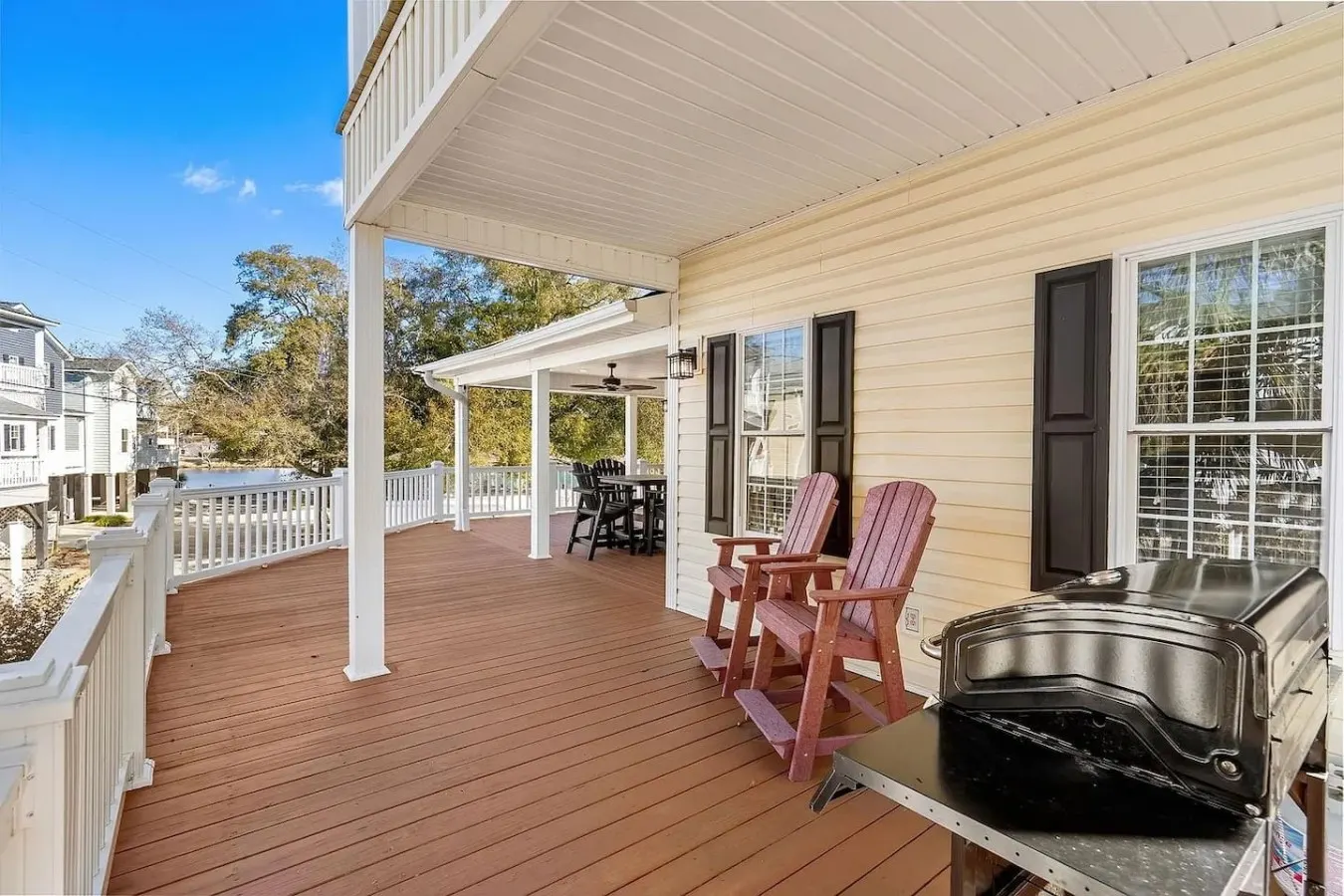 Short Walk to Beach Waterpark, Porch & Grill 14