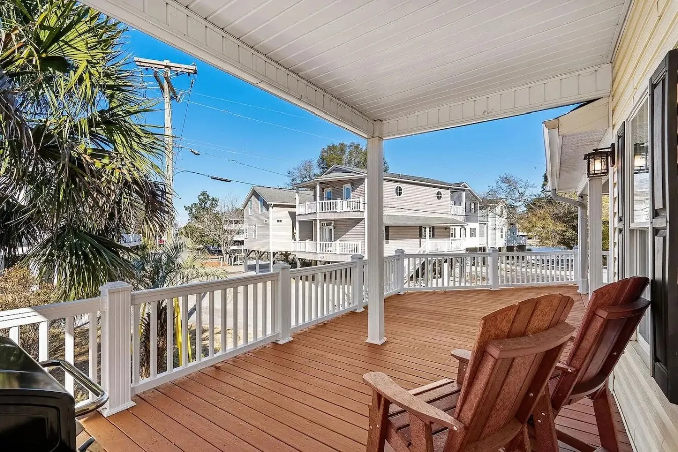 Short Walk to Beach Waterpark, Porch & Grill 6