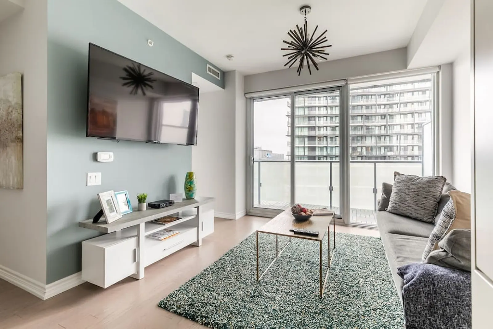 Modern 1BR Condo • Central • Stylish & Bright — photo 2