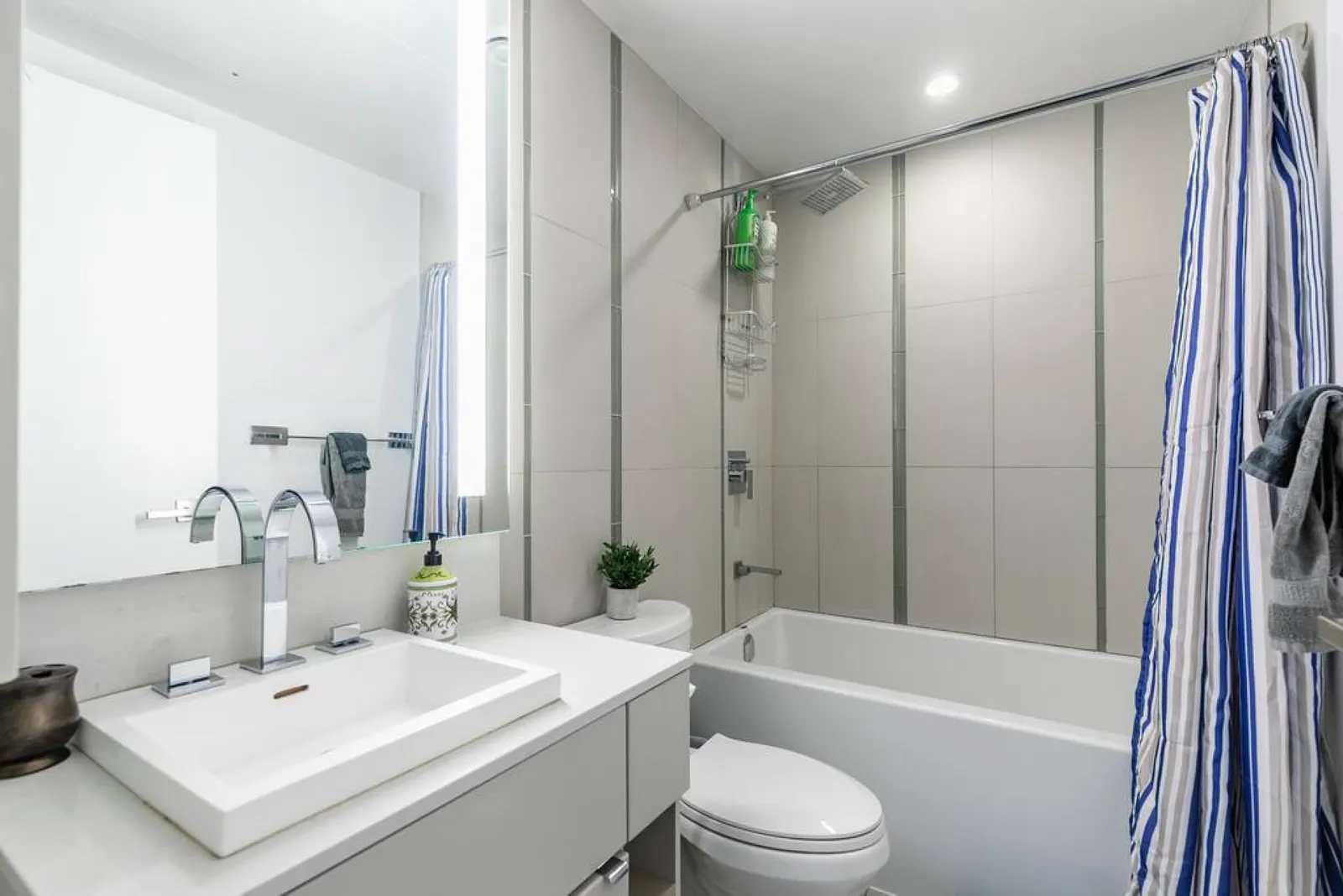 Modern 1BR Condo • Central • Stylish & Bright — photo 5
