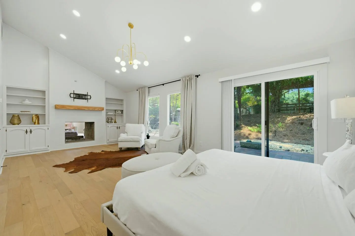 Spacious 5BR Home in East Roswell Park — photo 4