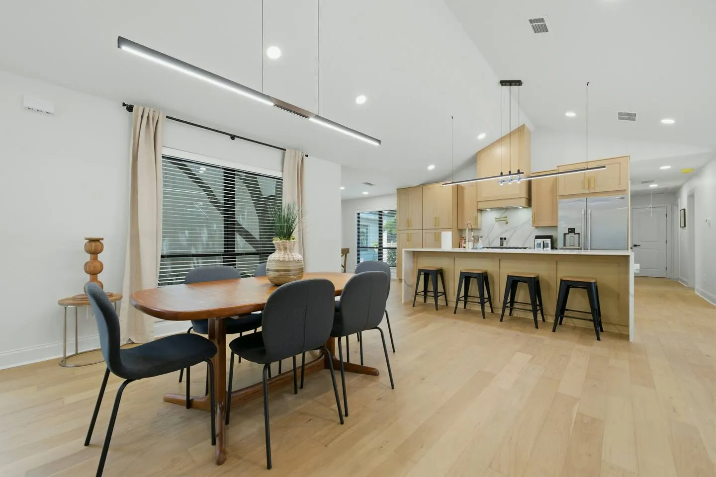 Spacious 5BR Home in East Roswell Park 6