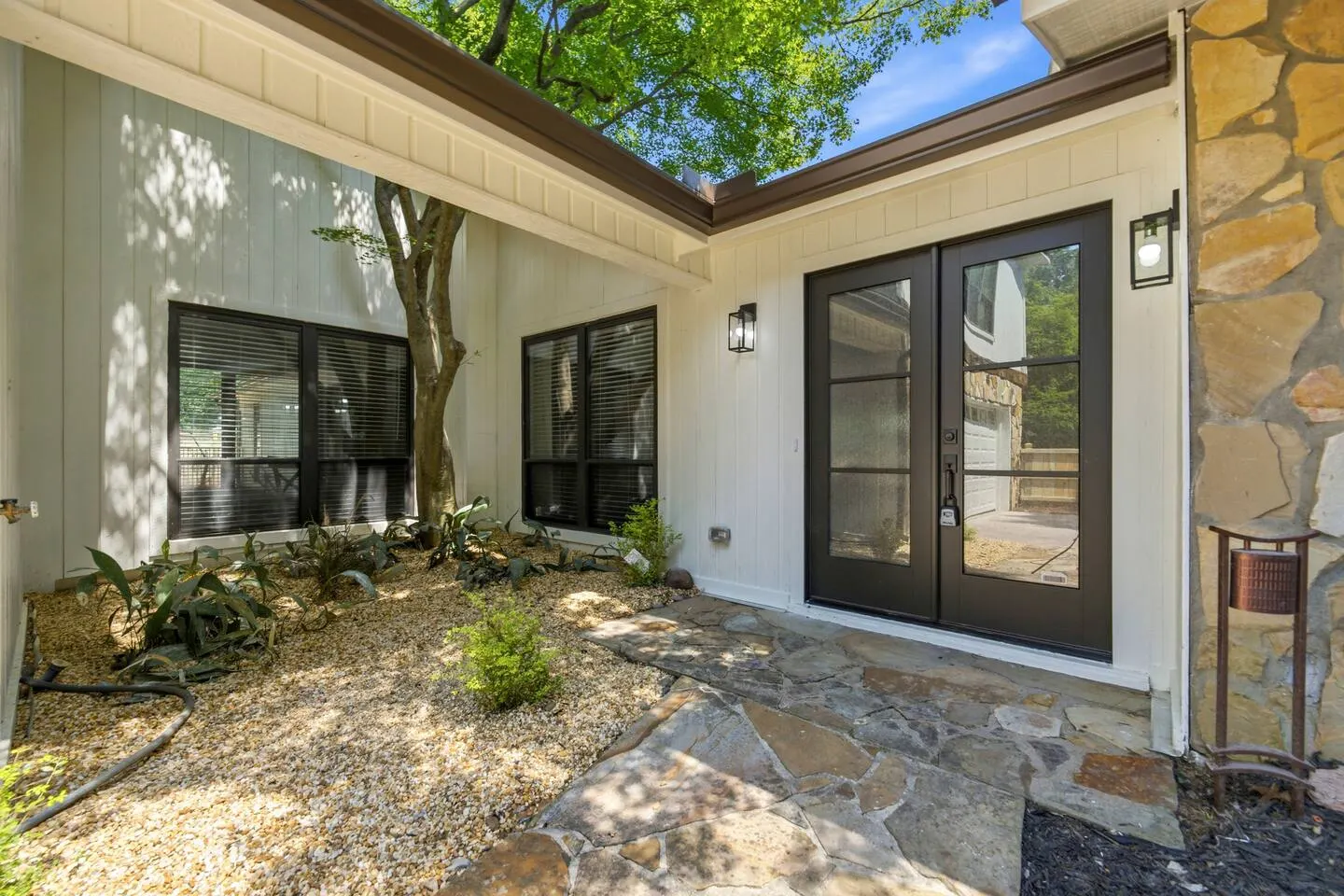 Spacious 5BR Home in East Roswell Park 7