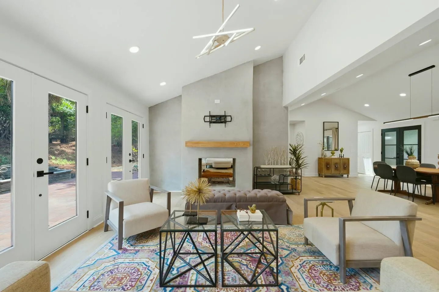 Spacious 5BR Home in East Roswell Park 8