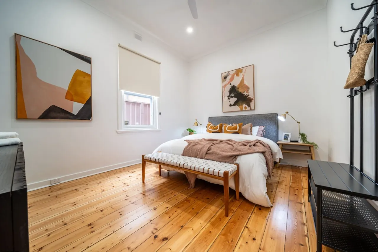 Ambrosia—Relaxed Character Stay near Norwood 11