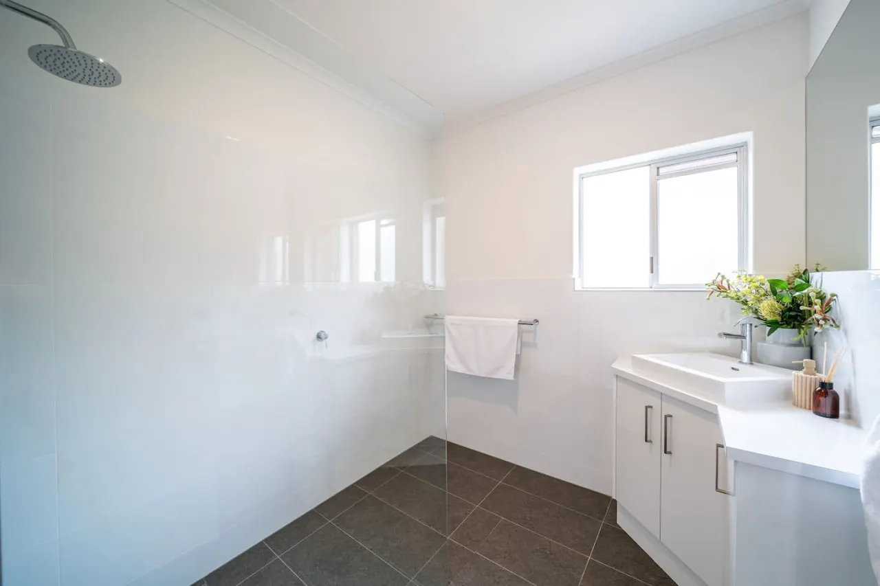 Ambrosia—Relaxed Character Stay near Norwood 16
