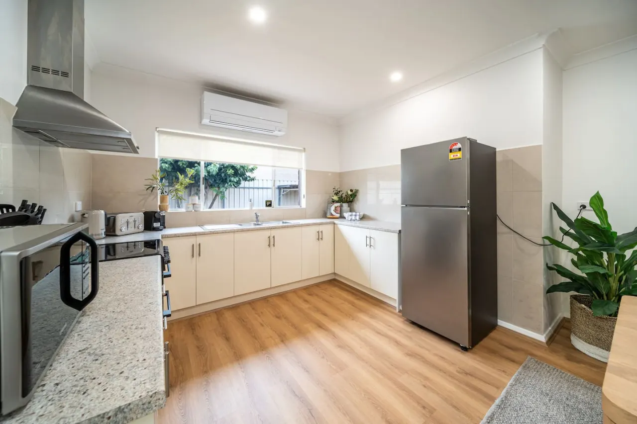 Ambrosia—Relaxed Character Stay near Norwood 19