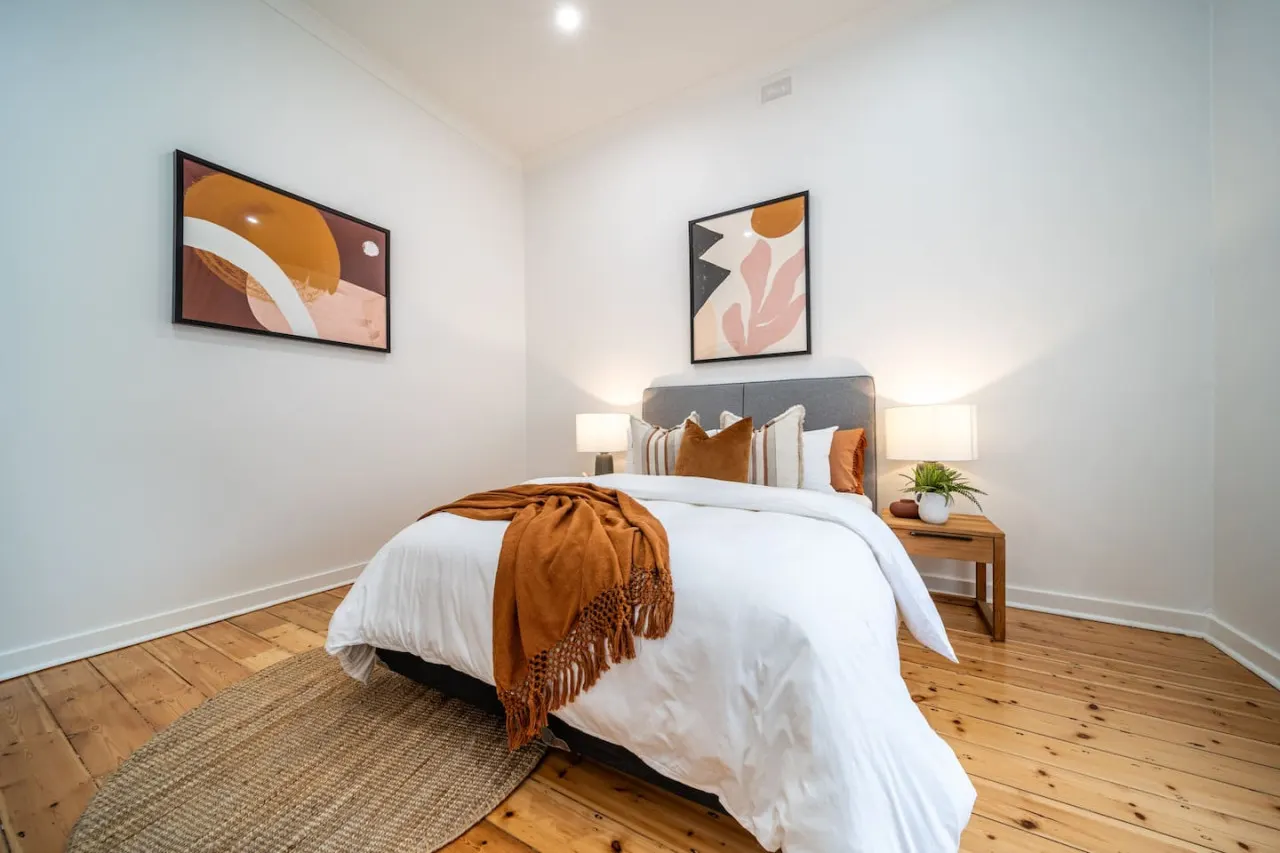 Ambrosia—Relaxed Character Stay near Norwood 8