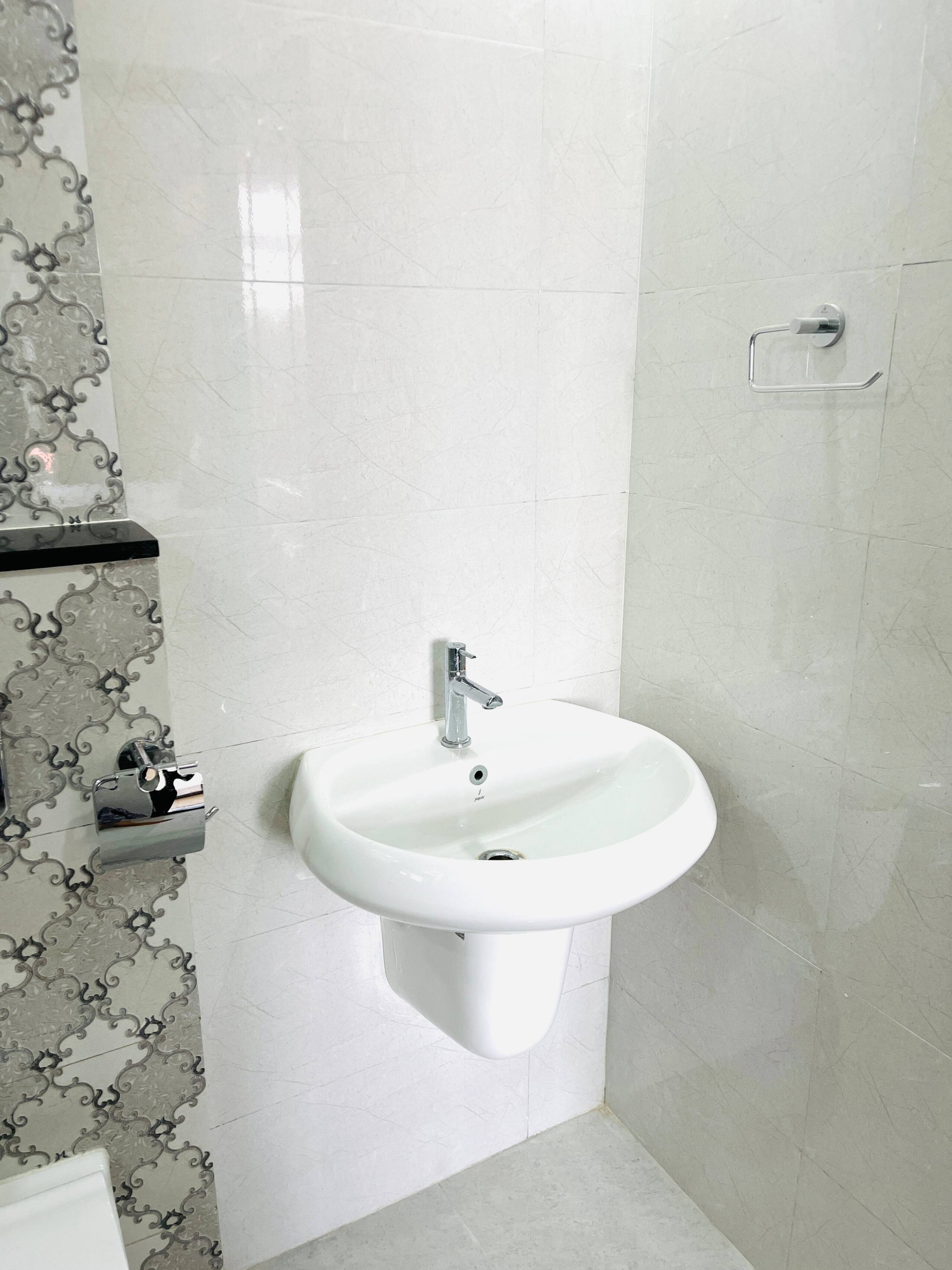 Mirage - New Premium 2BHK w/ Pool • Luxurious Stay 28