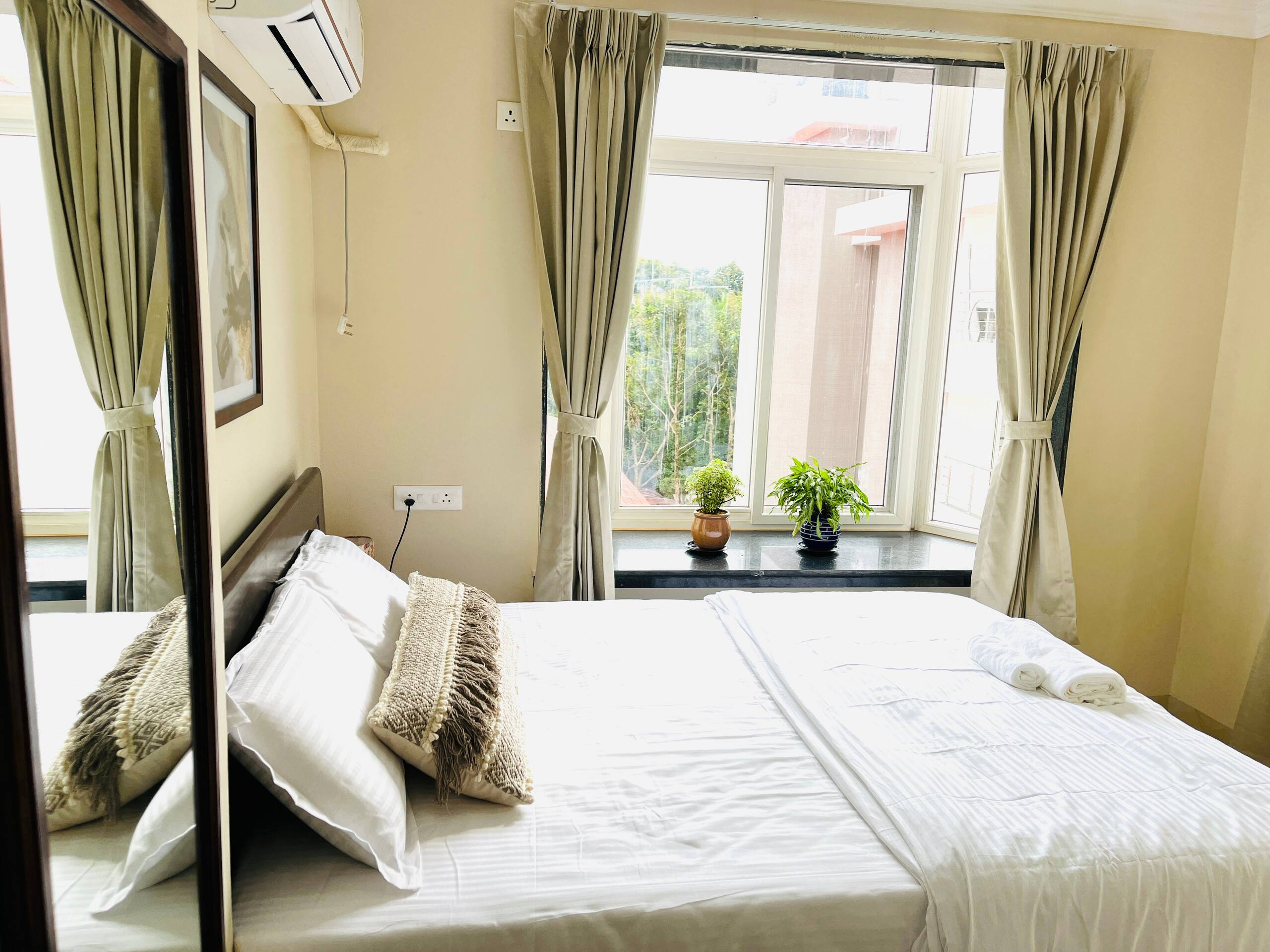 Mirage - New Premium 2BHK w/ Pool • Luxurious Stay 21